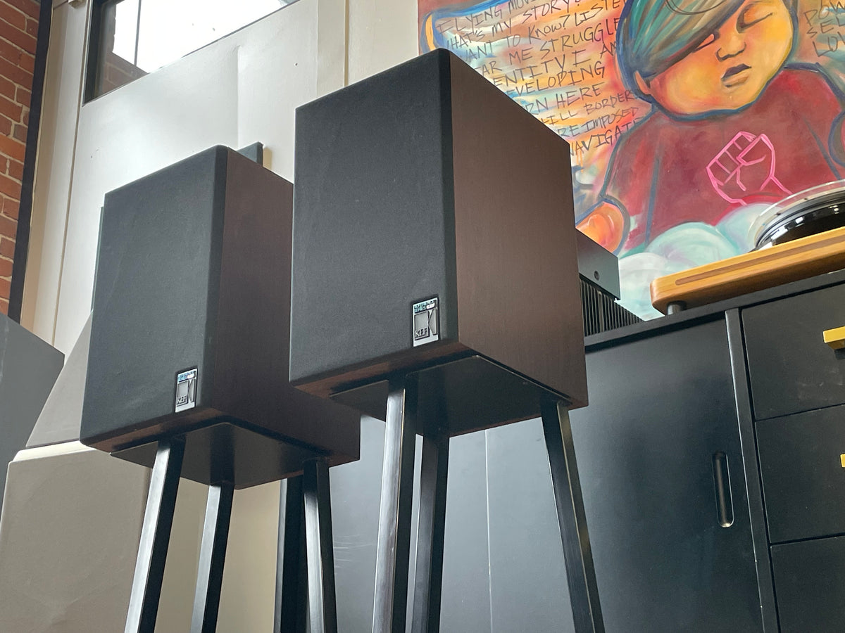 KEF Reference 102, Classic Bookshelf Monitor Excellence – Holt