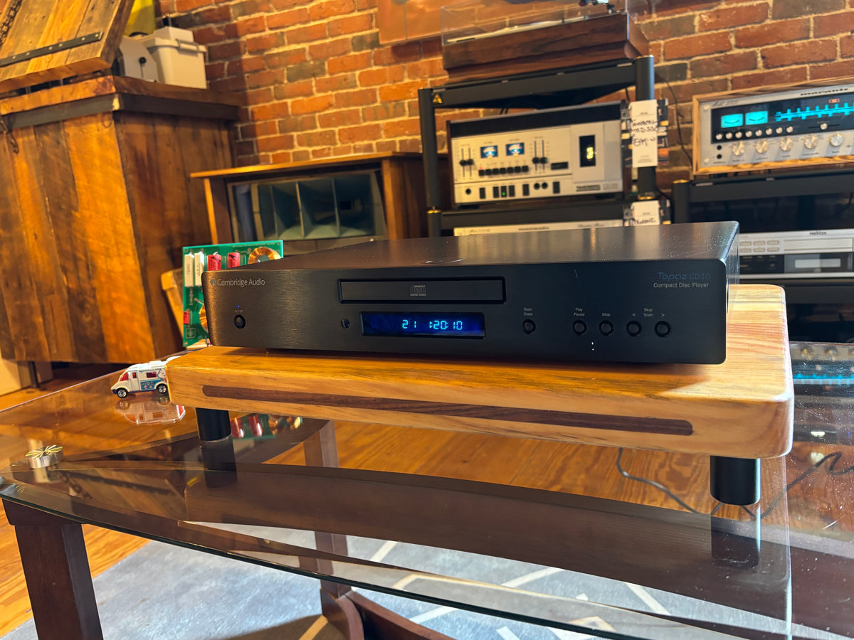 Canbridge Aodio Topaz CD10 CDプレーヤー Cambridge Audio Topaz CD10 Single-disc CD player at Crutchfield