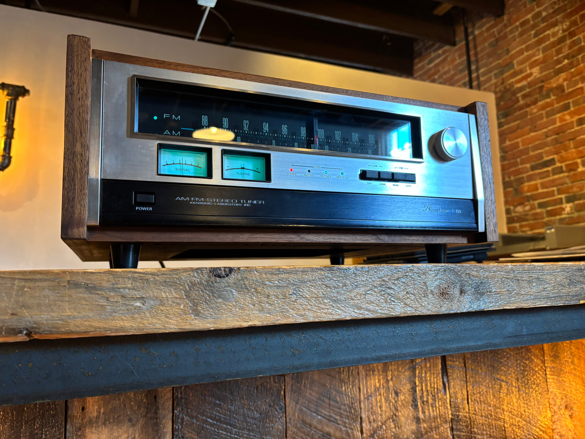 Accuphase T-100, Iconic FM Tuner – Holt Hill Audio