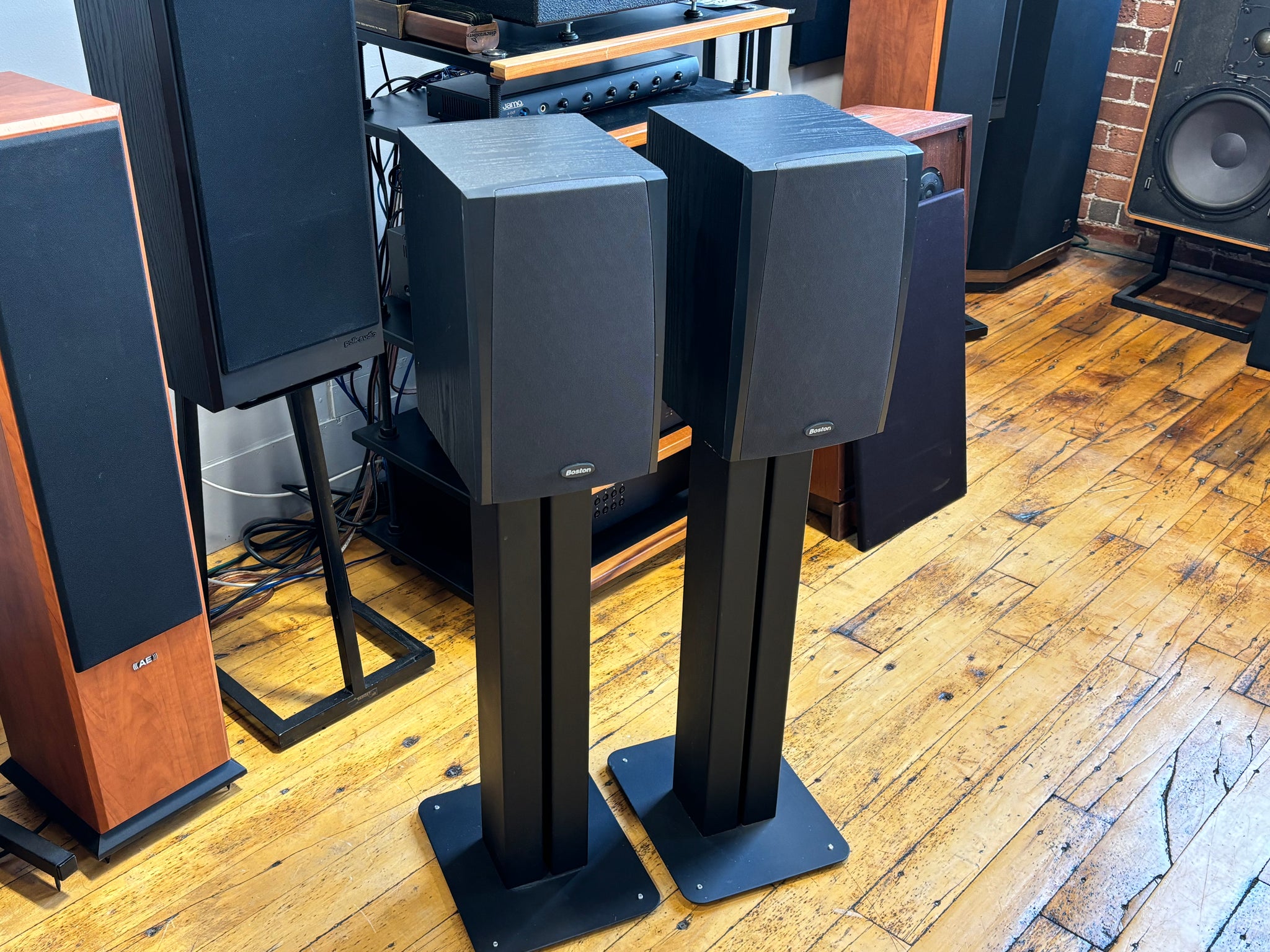 Enceinte Boston Acoustics CR7 - 8 Ohms - Filaire - Fabriquée USA - Très Bon état
