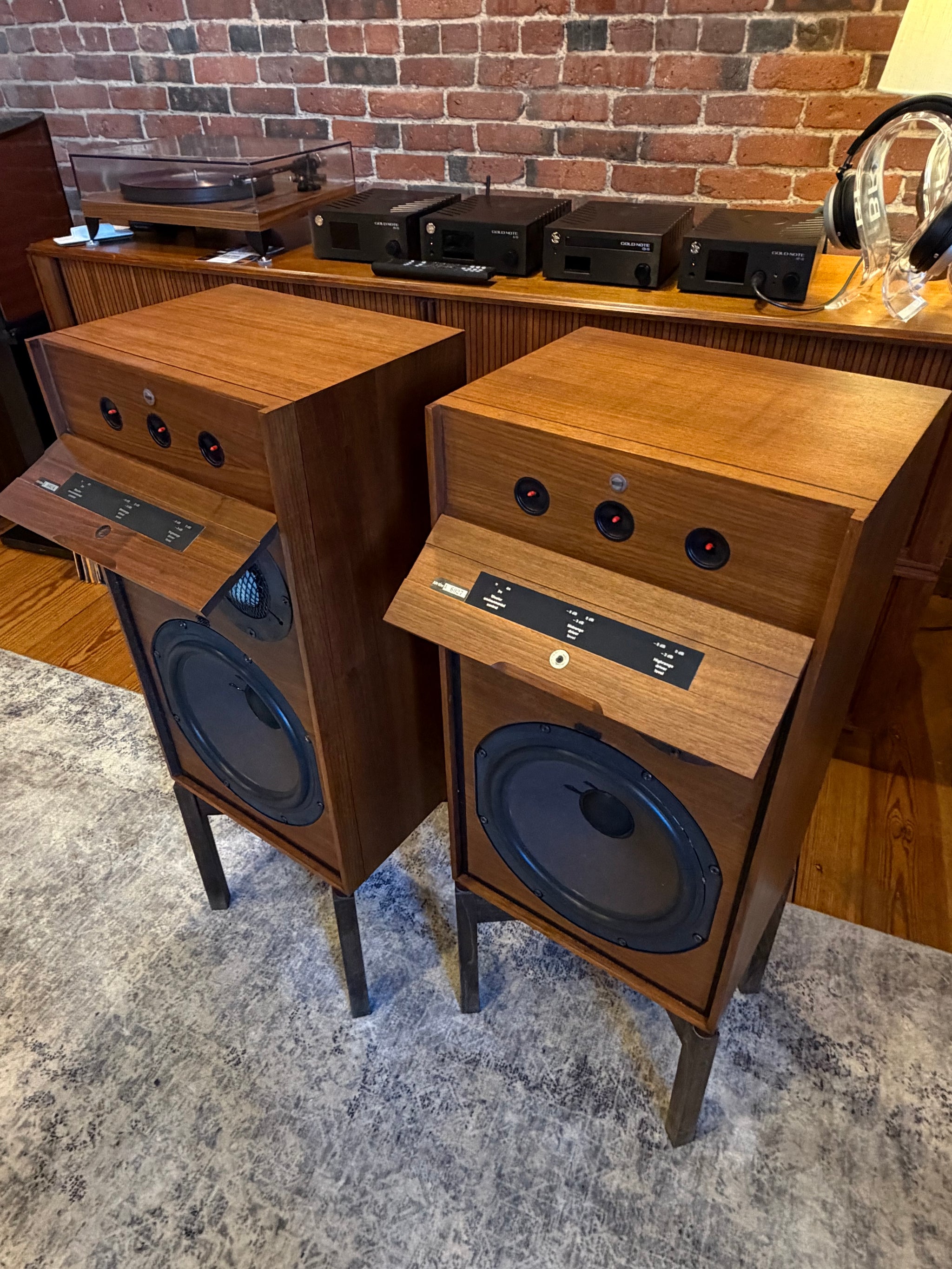 Acoustic Research AR10pi, The AR3a Legacy, Continued – Holt