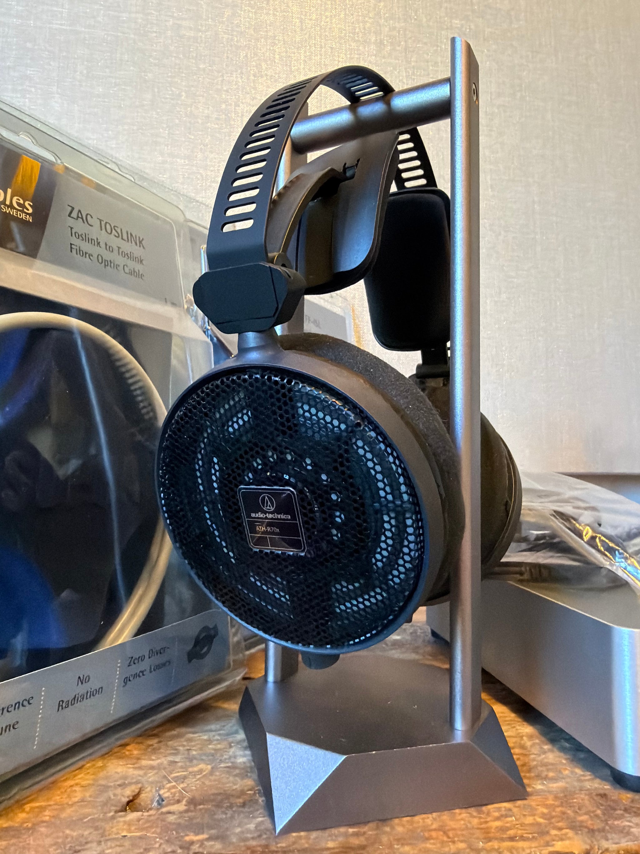 Audio Technica ATH-R70x, Open-Back Reference Headphones – Holt