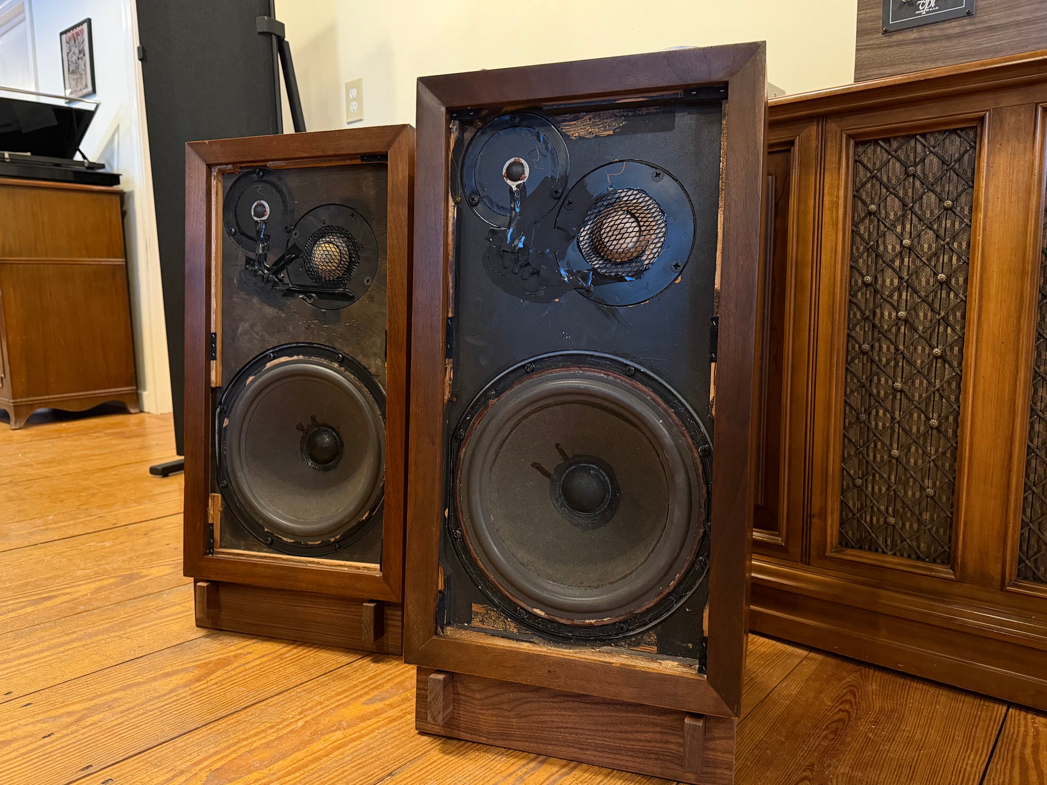 Acoustic Research AR3a - Timeless Look, Classic Sound - SOLD
