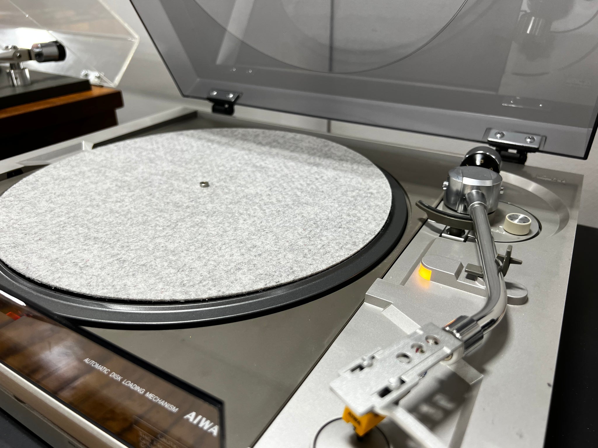 Aiwa D50, Full Auto Vintage Turntable - SOLD – Holt Hill Audio