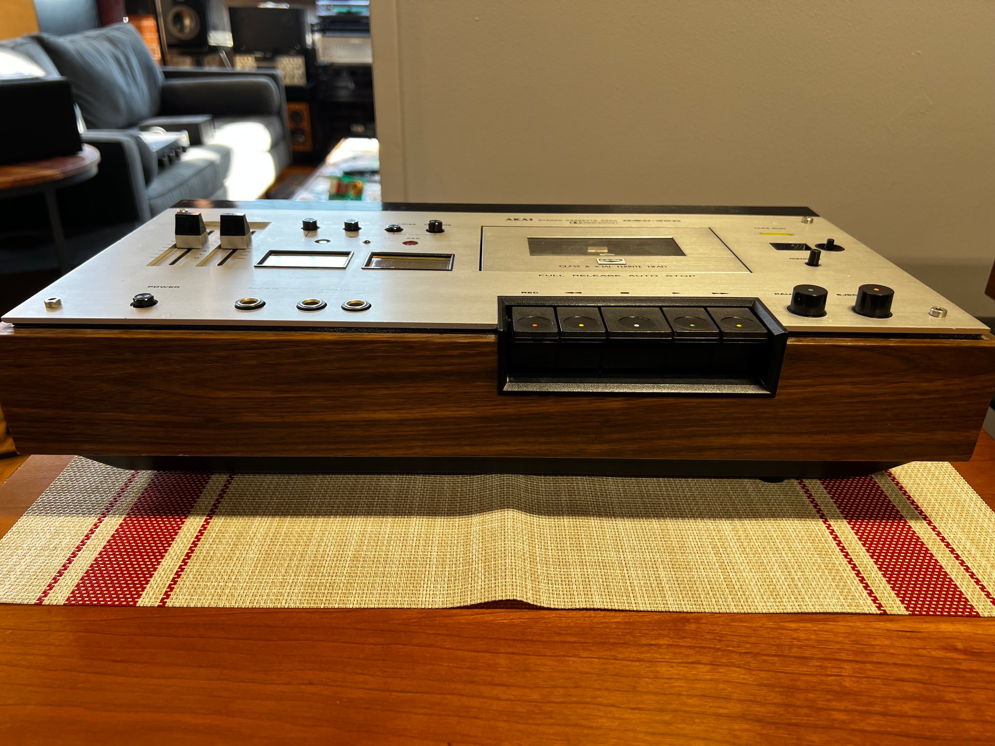 An Akai stereo cassette deck model no.GXC-39D; and a Dual 506 record deck An Akai stereo cassette deck model no.GXC-39D; and a Dual 506 record deck