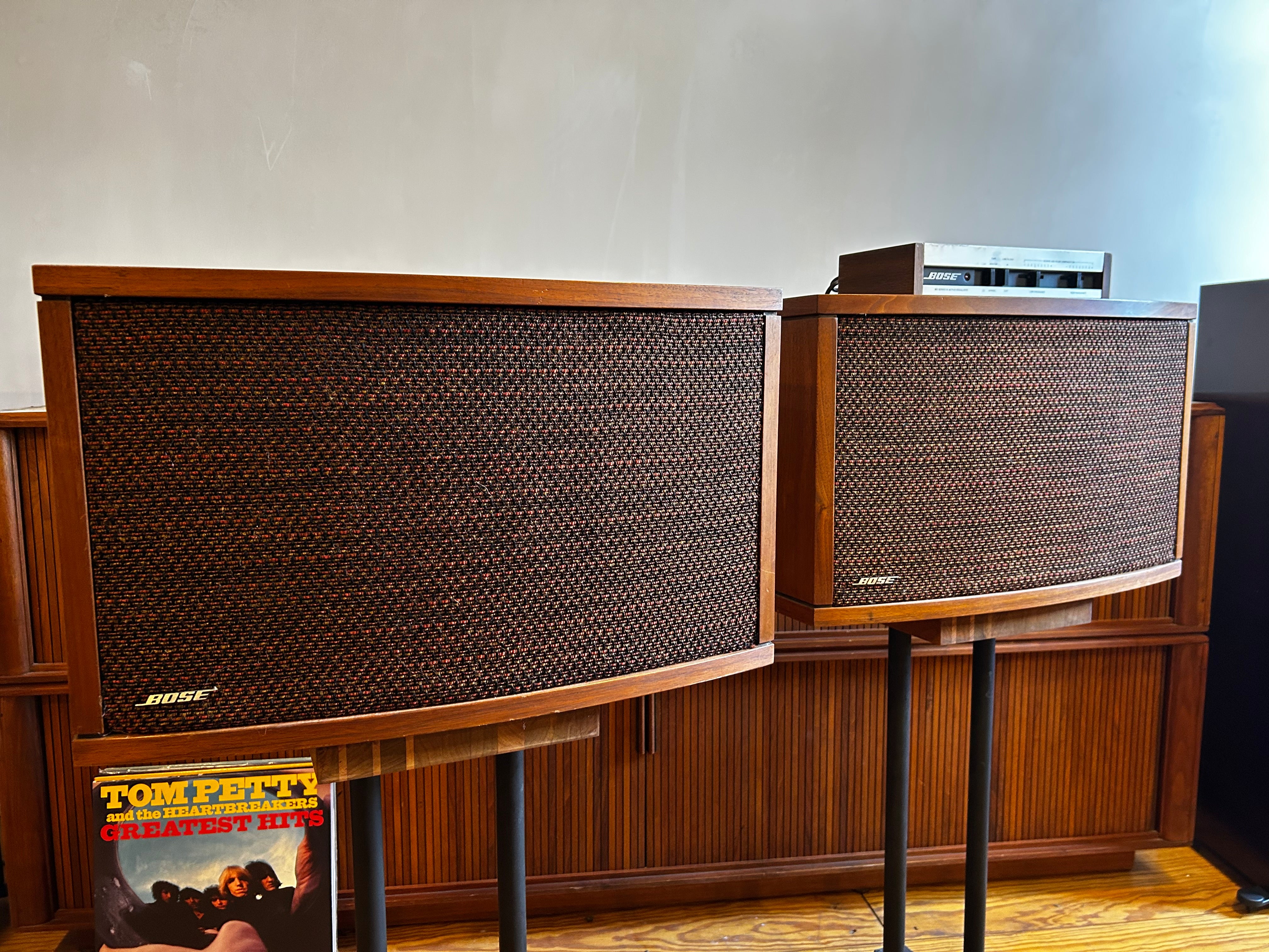 BOSE 901 SÉRIE VI + eq Photo #4174005 - Canuck Audio Mart BOSE 901 SÉRIE VI + eq Photo #4174005 - Canuck Audio Mart