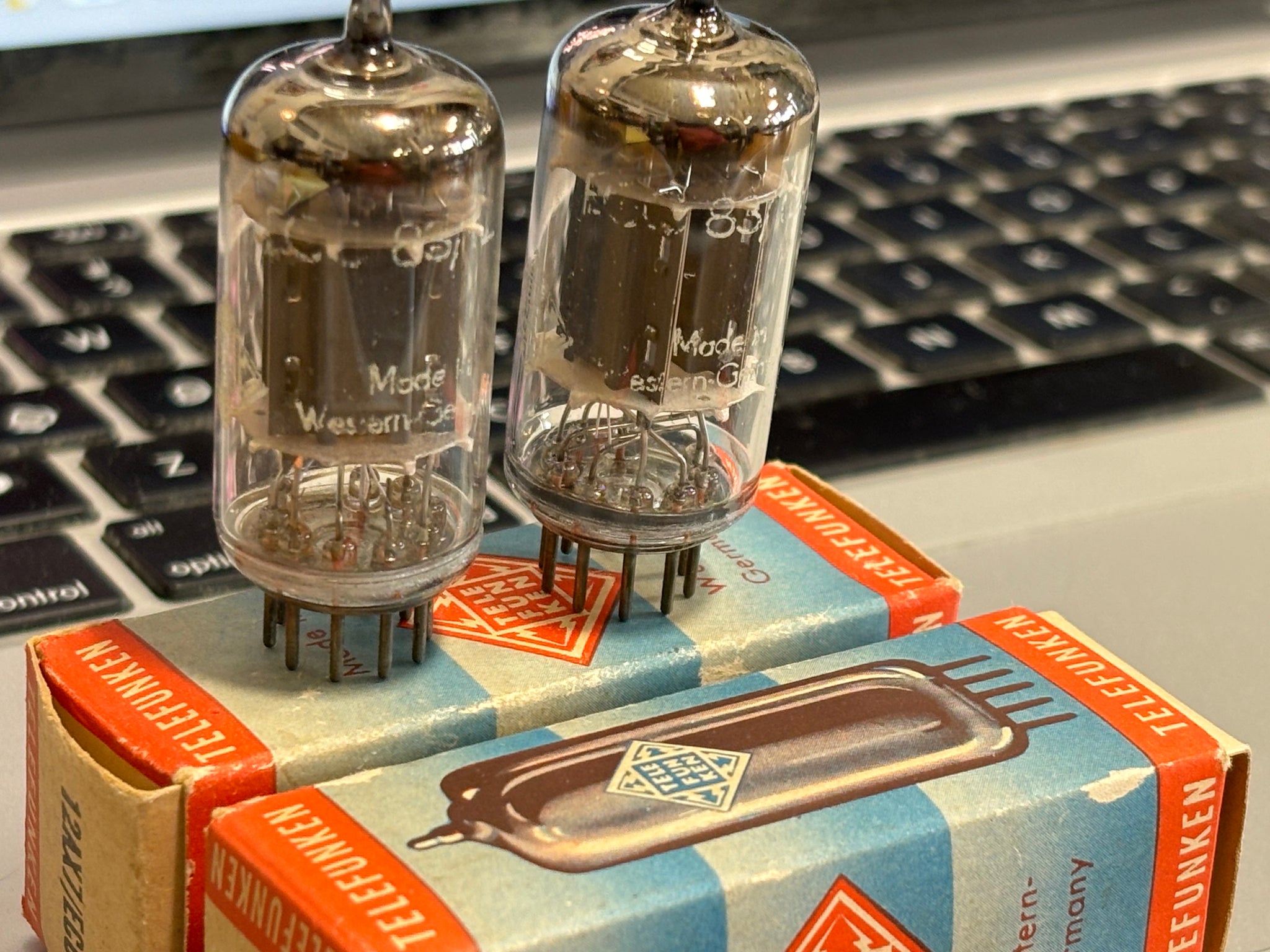 Telefunken, Matched Pair 1960 - 12ax7/ECC83 Small Signal Tubes