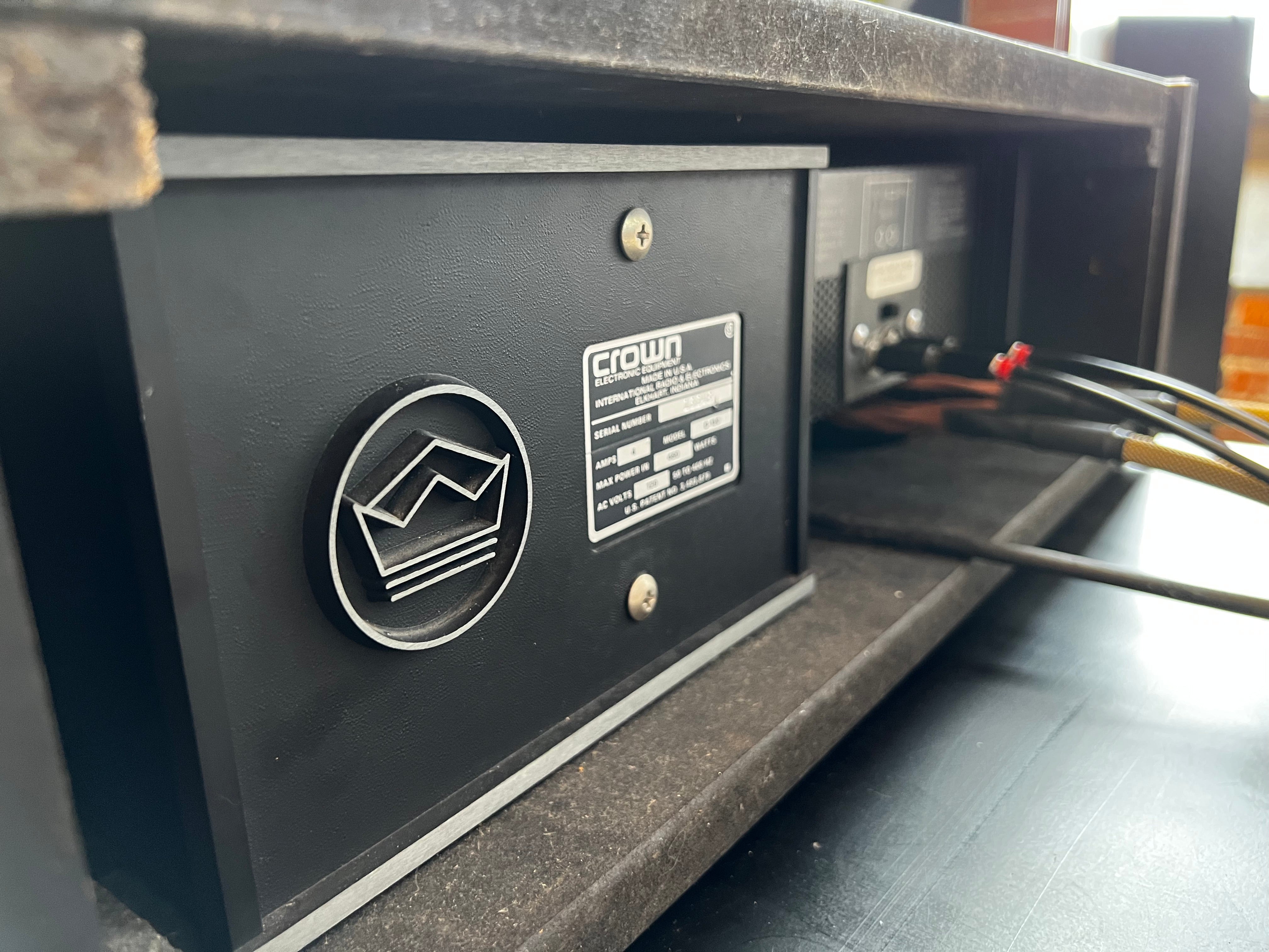 Crown D150A Power Amp, Discotheque-Ready!