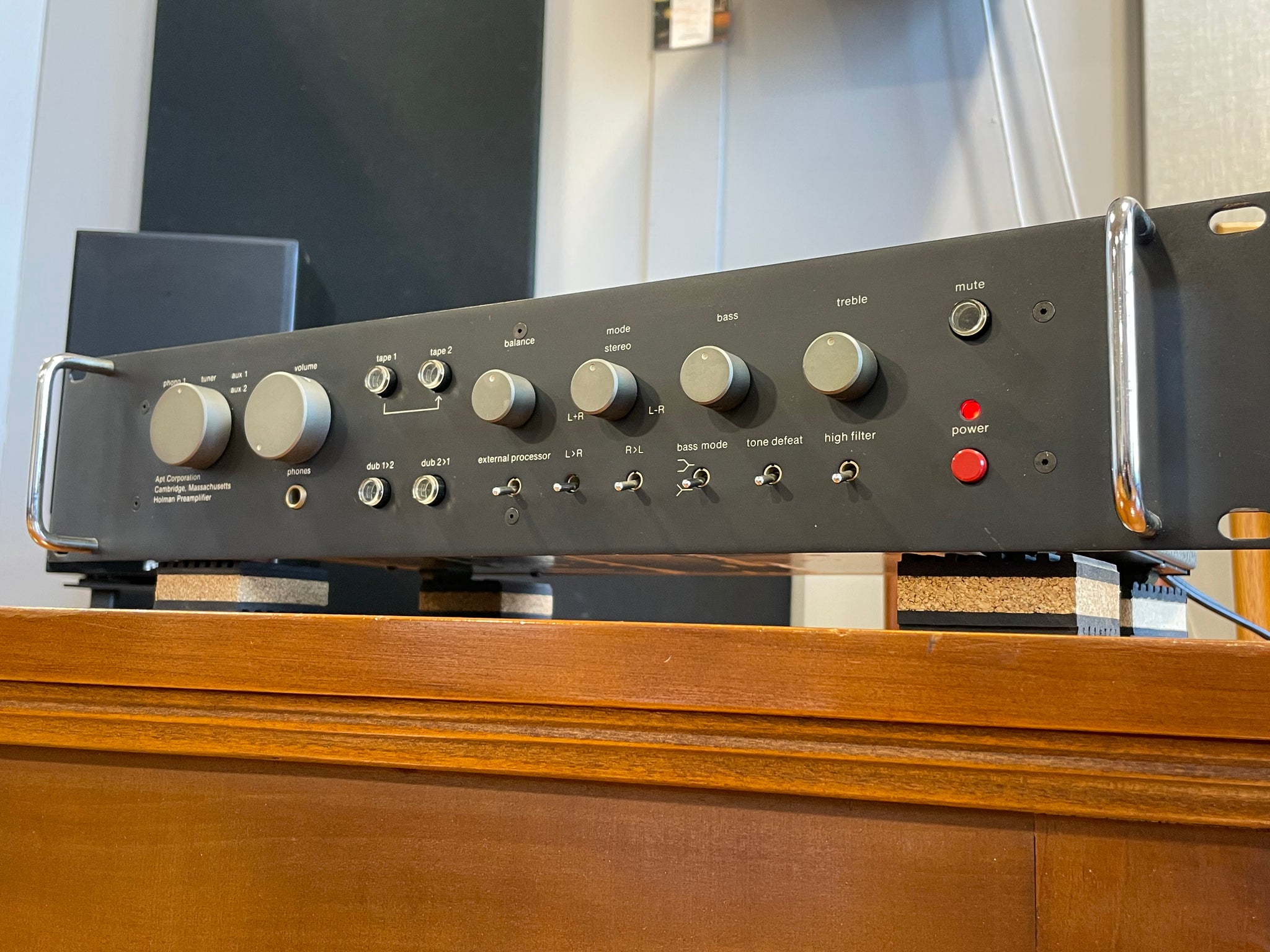 APT Holman Preamp - Legendary Hi-End - SOLD – Holt Hill Audio