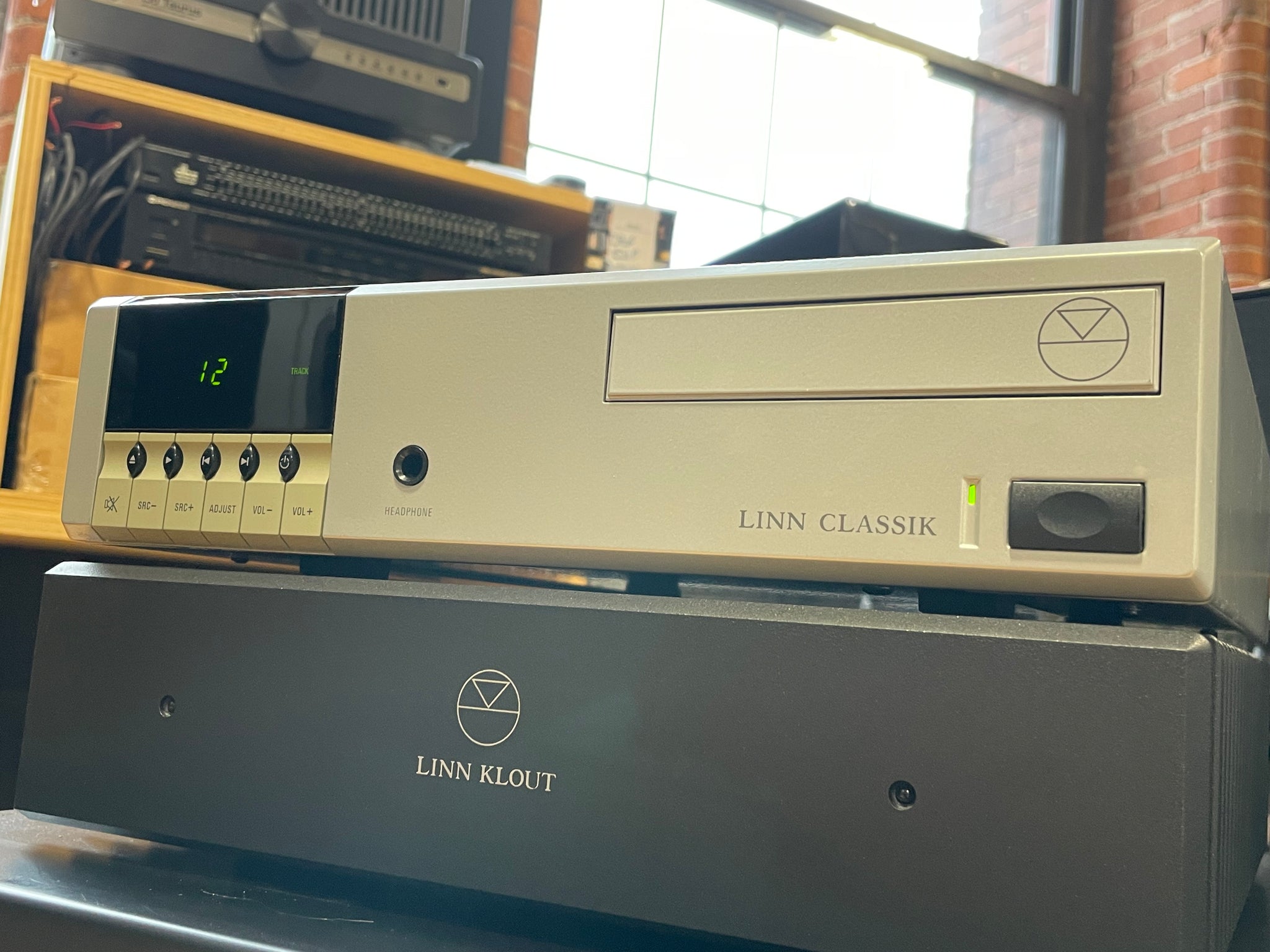 【絶品】 Linn, Classik (Silver Cool Compact - Player/Receiver CD ラジオ・コンポ