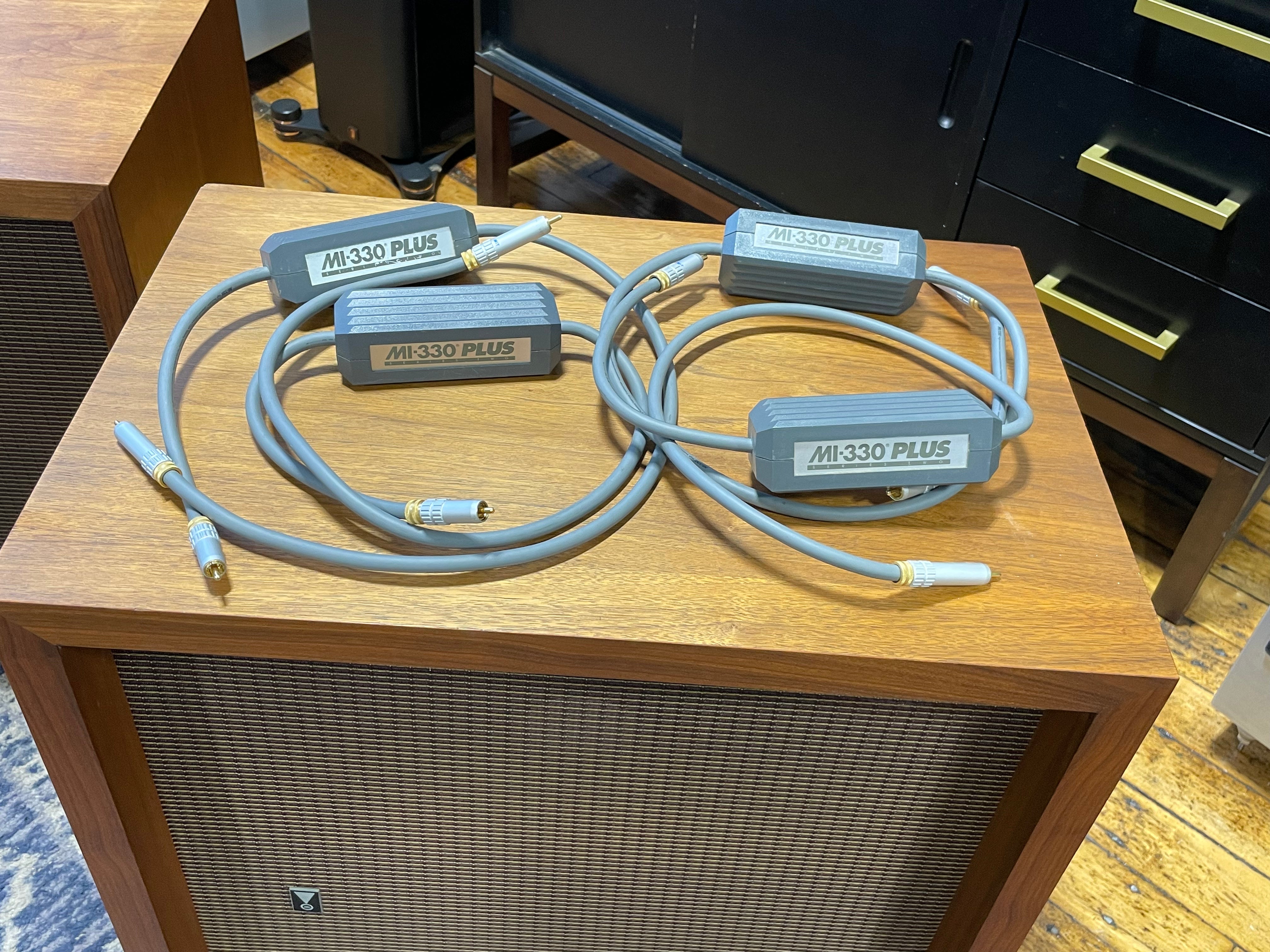 MIT MI330 1M RCA Interconnects