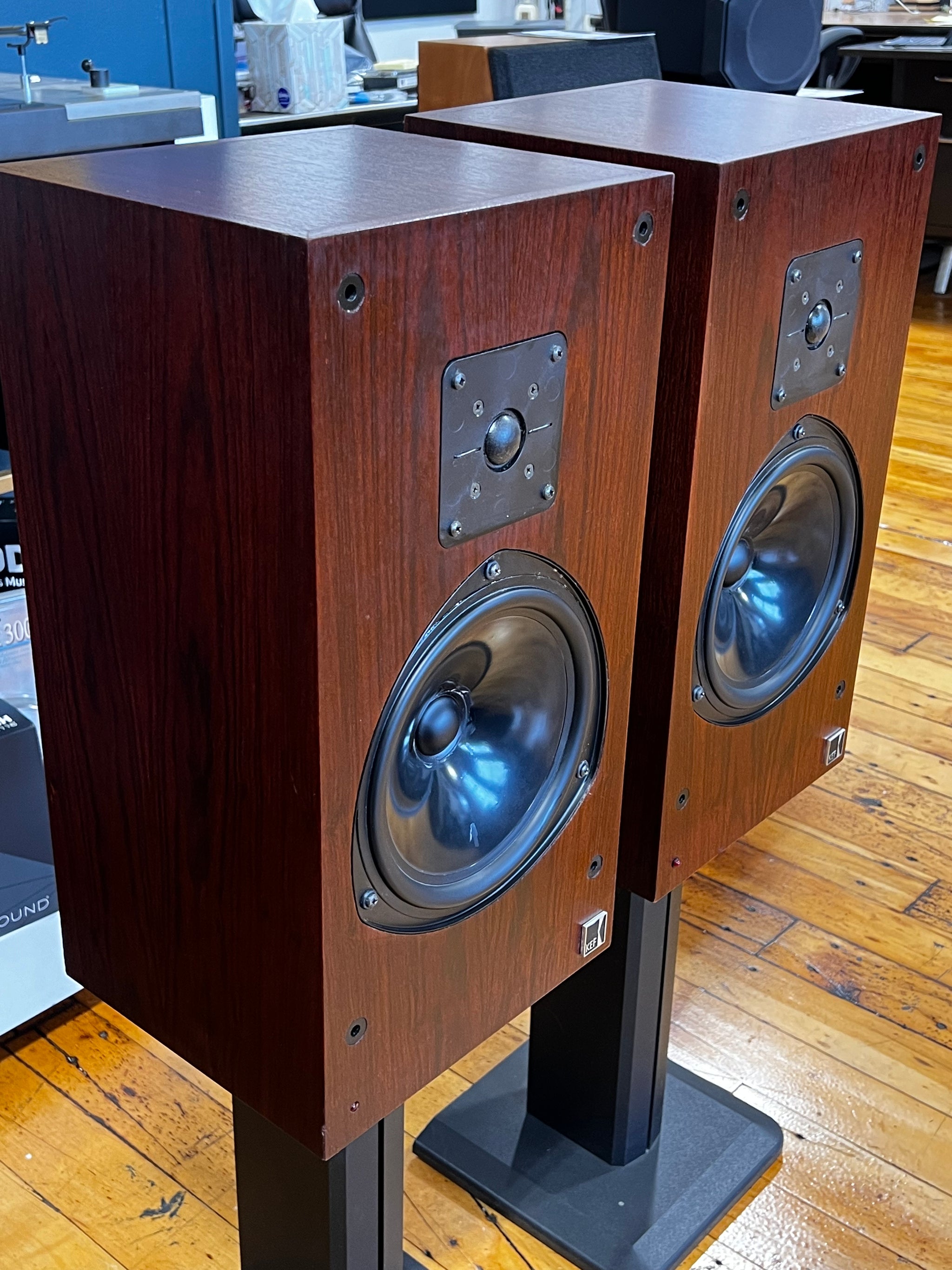 KEF Model 103.2　英国 BBC御用達スピーカー KEF Model 103.2 Speaker System Review price specs - Hi-Fi