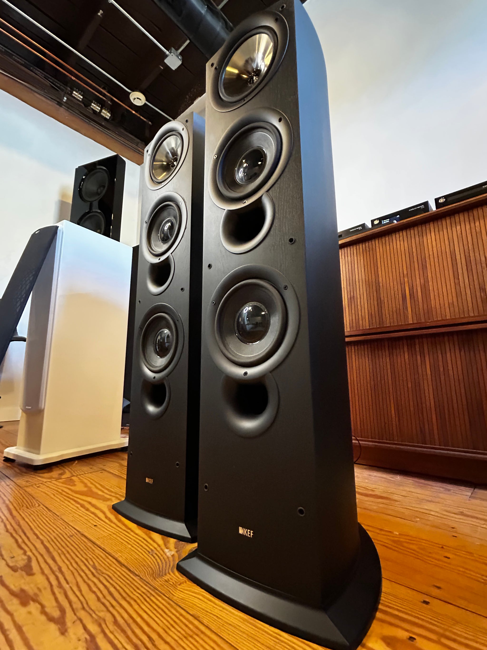 KEF iQ90 Mini-Tower Speakers, Crystal Clean Sound – Holt Hill Audio