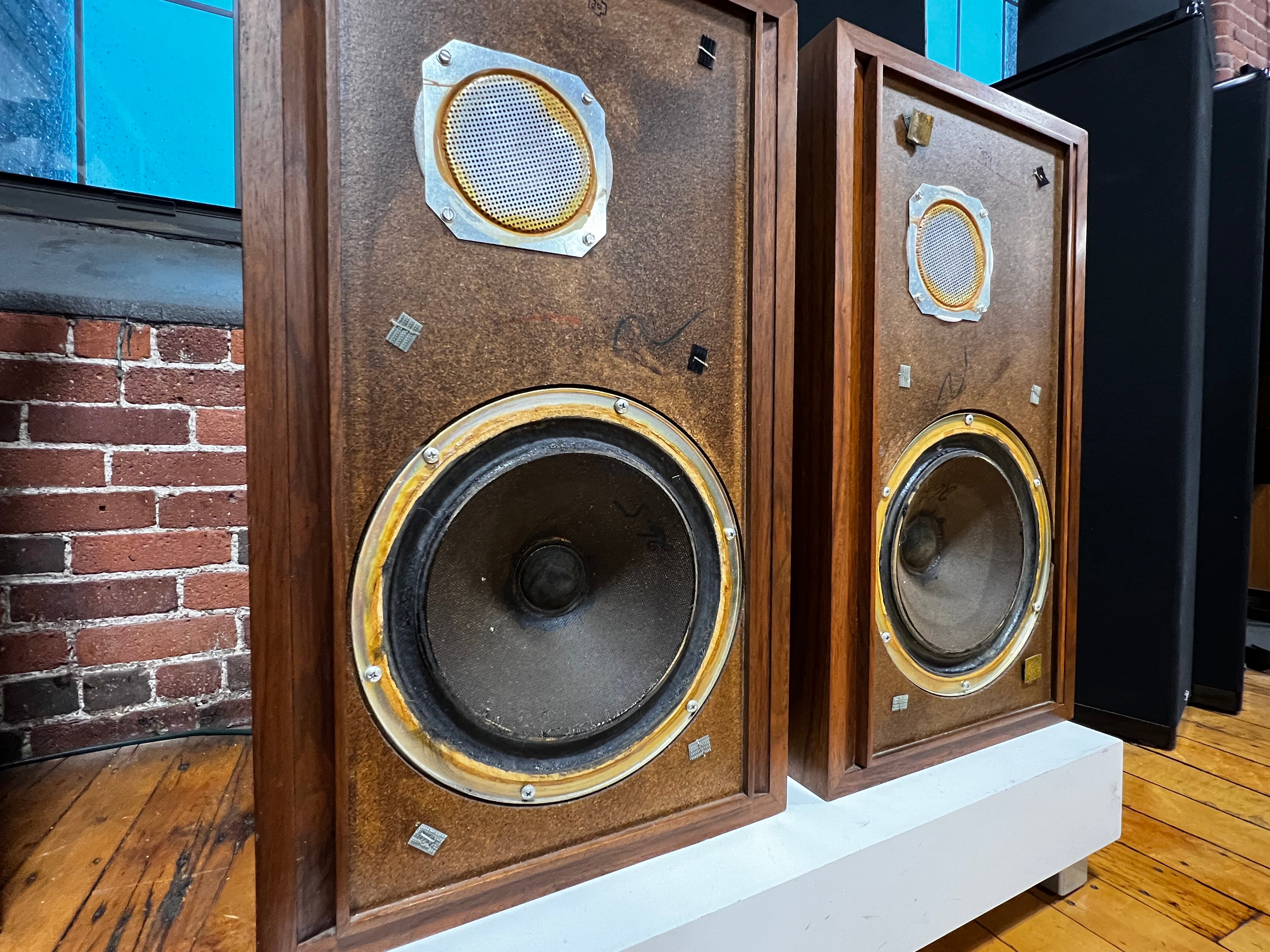 KLH 23, Vintage 2-way Loudspeakers