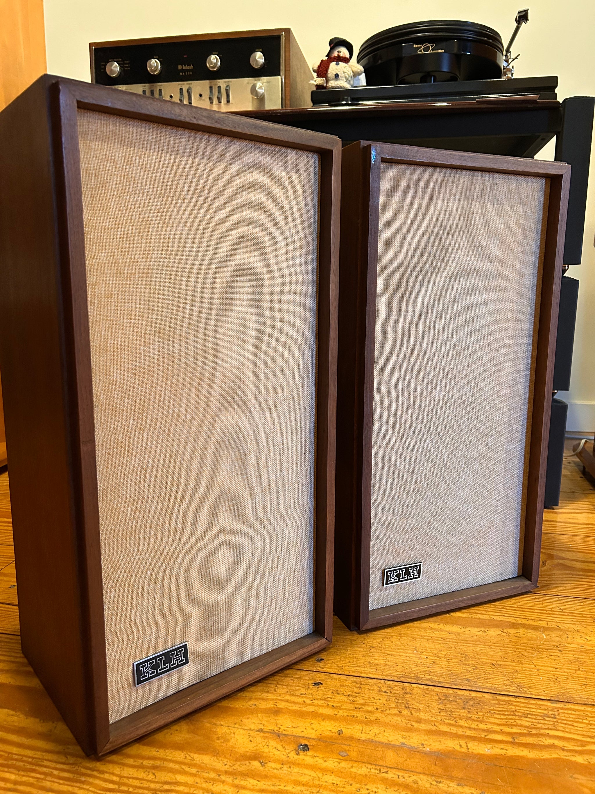 KLH Seventeen, Vintage 2-way Bookshelf Speakers – Holt Hill KLH Seventeen, Vintage 2-way Bookshelf Speakers – Holt Hill