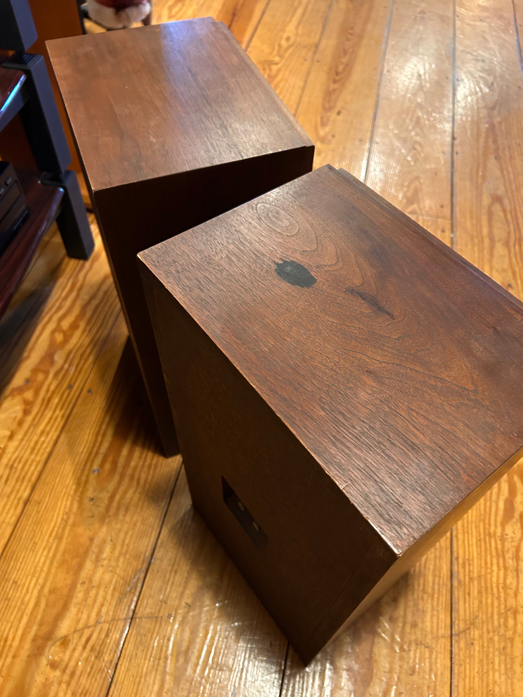 KLH Seventeen, Vintage 2-way Bookshelf Speakers – Holt Hill KLH Seventeen, Vintage 2-way Bookshelf Speakers – Holt Hill