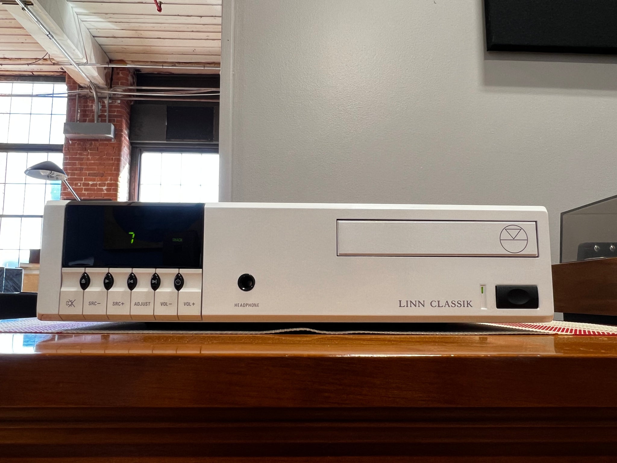 Linn Classik CD Receiver, Compact Cool – Holt Hill Audio