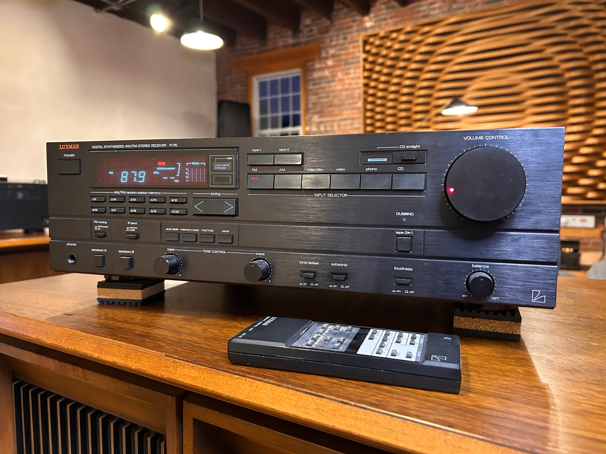Luxman R-115, Little 90's Darlin' – Holt Hill Audio