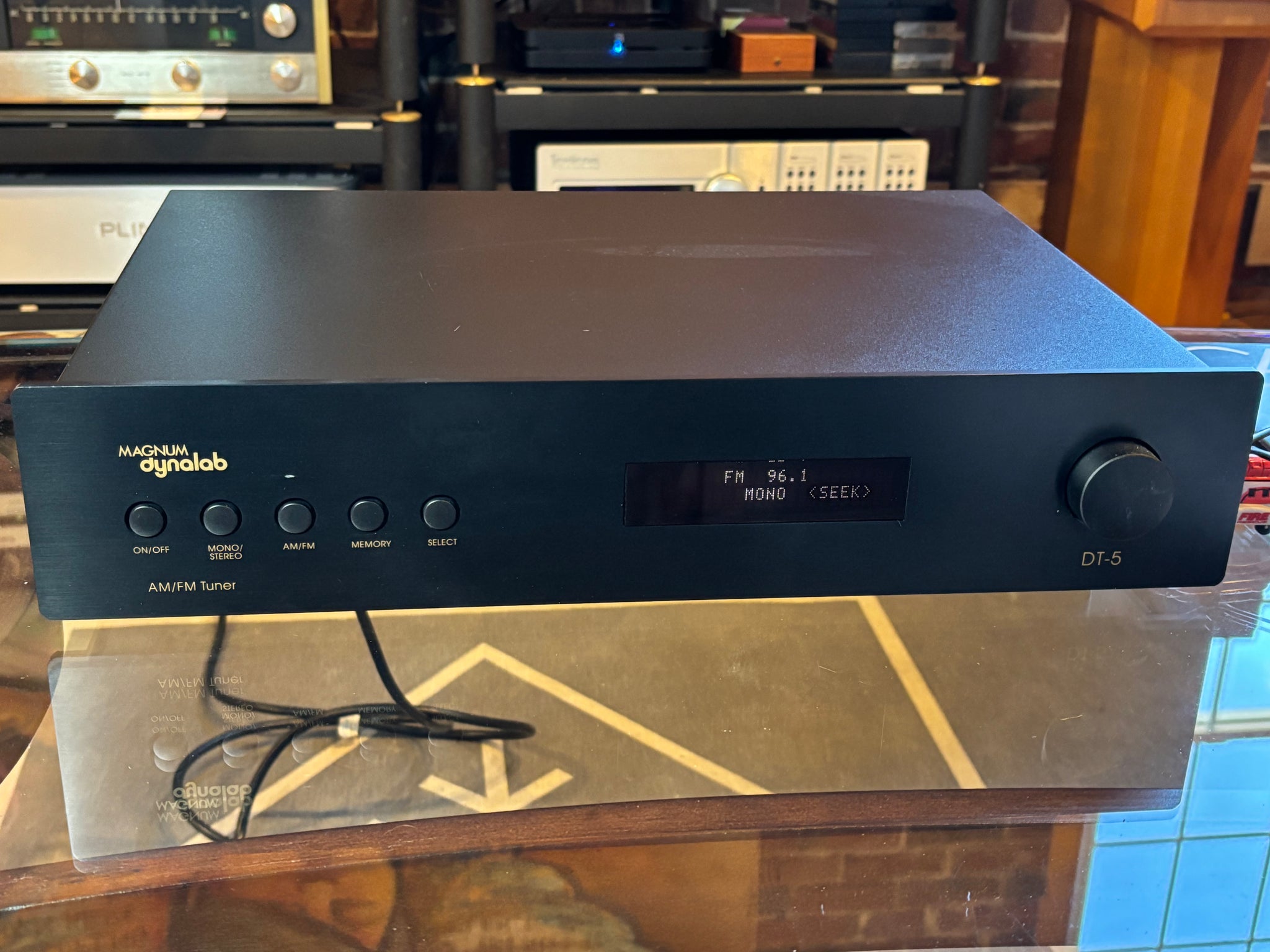 Magnum Dynalab DT-5 AM/FM Stereo Digital Tuner – Holt Hill Audio