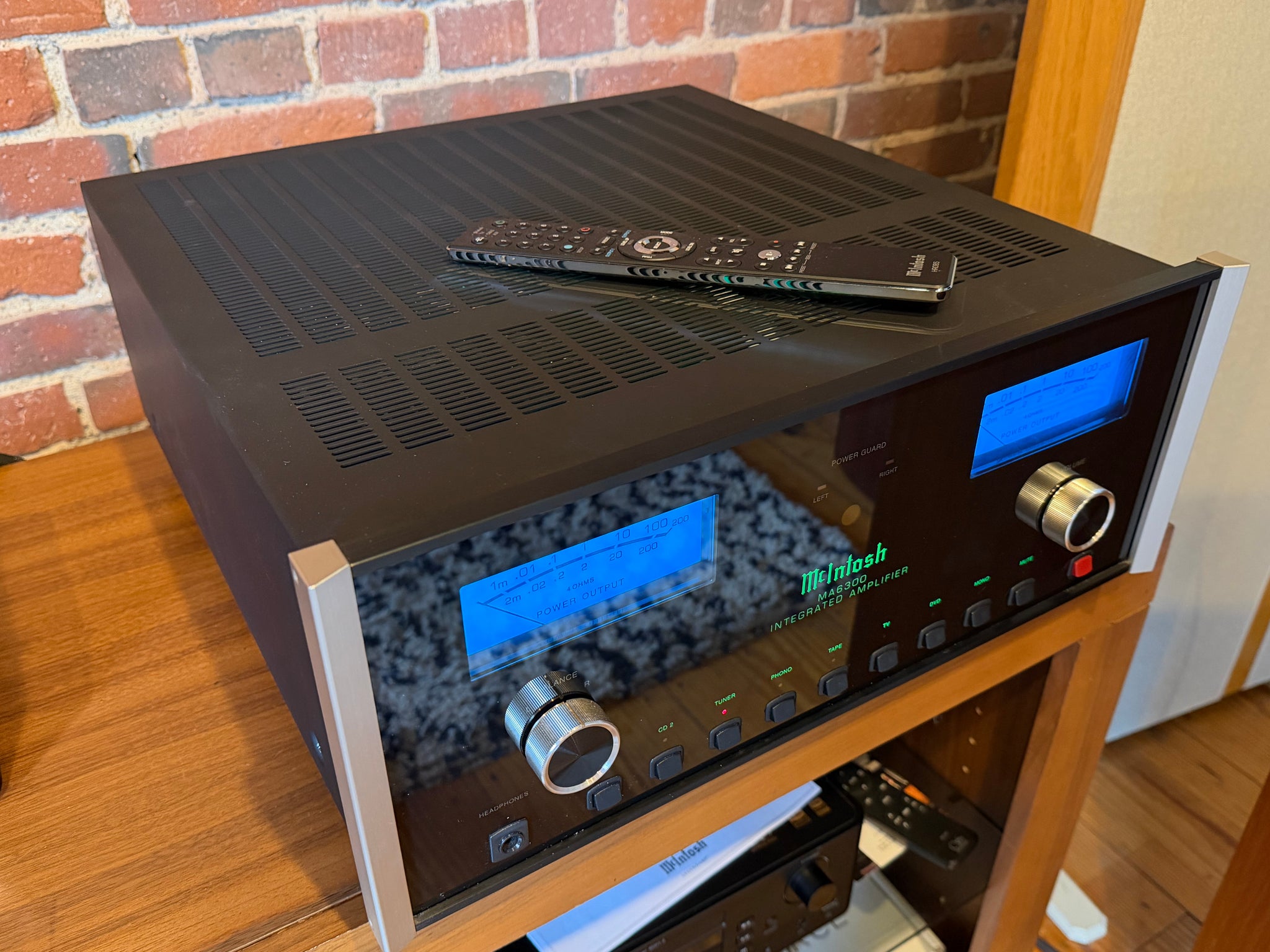 McIntosh MA6300 インテグレーテッドアンプ 本体 McIntosh MA6300, A Modern Take On Classic Performance – Holt Hill