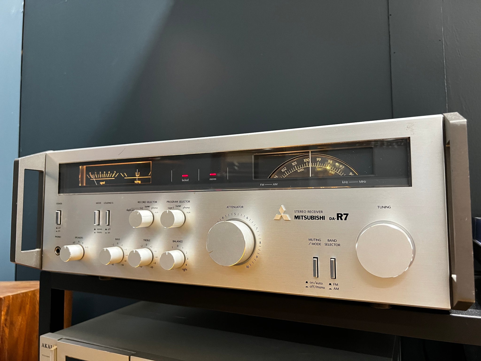 Mitsubishi DA-R7 Stereo Receiver, Cool Look! – Holt Hill Audio