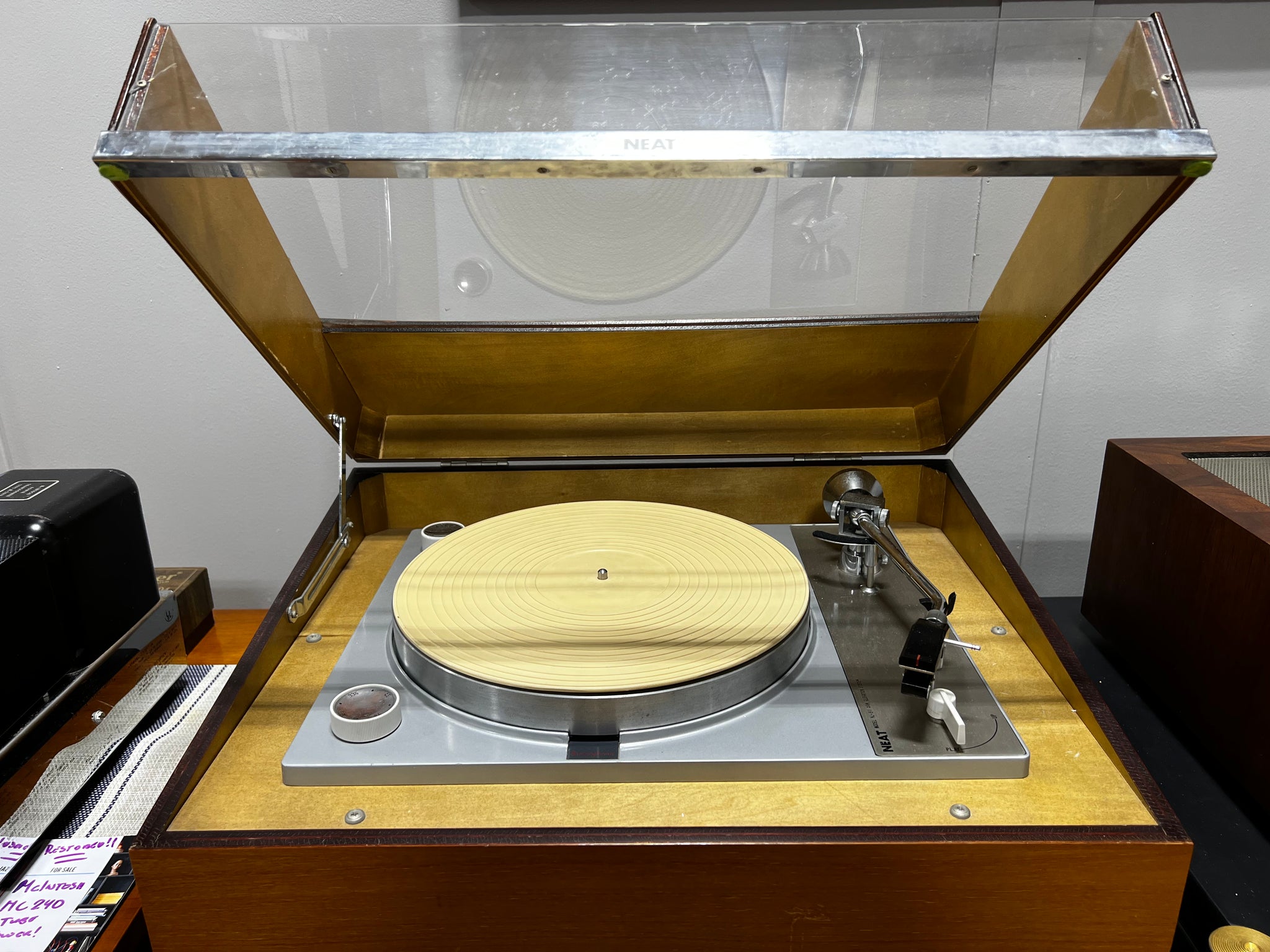 NEAT (Onkyo Denki Ltd.) NJ-811 4-speed Turntable, Neat! – Holt