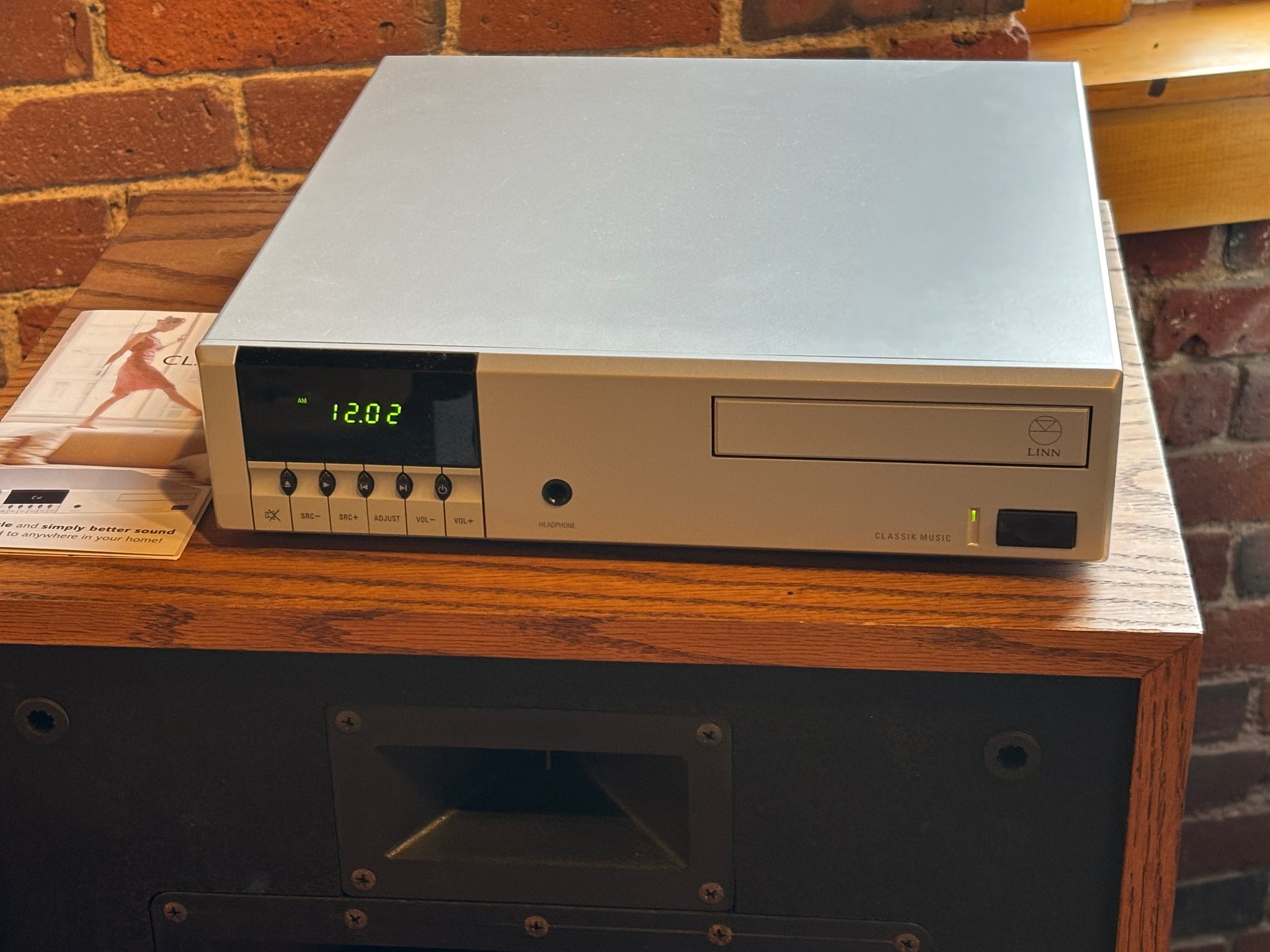 Linn Classic Full System w/Matching Halliburton Zero Trap Case