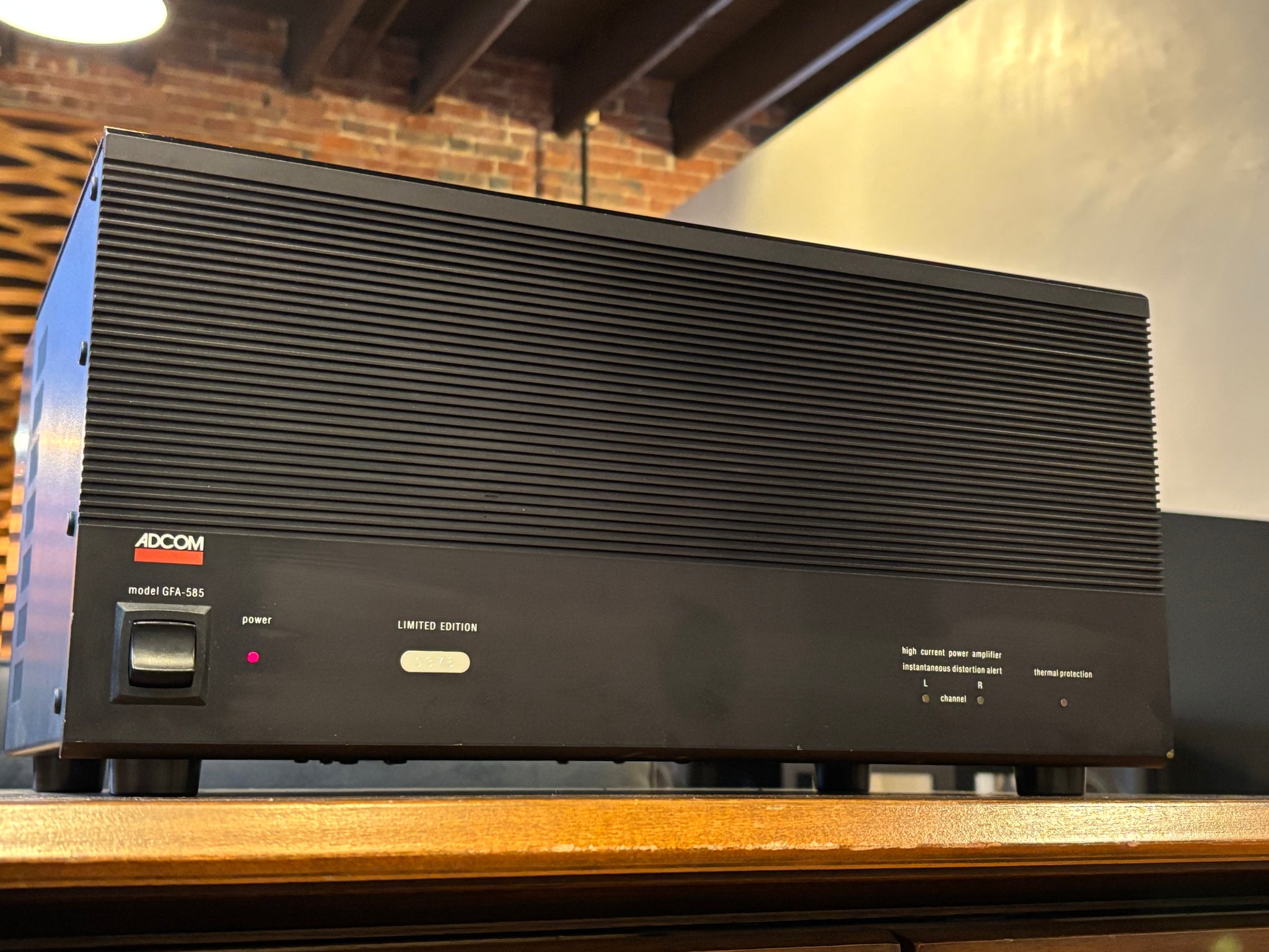 Adcom GFA-585 Limited Edition Rare & Fabulous Power
