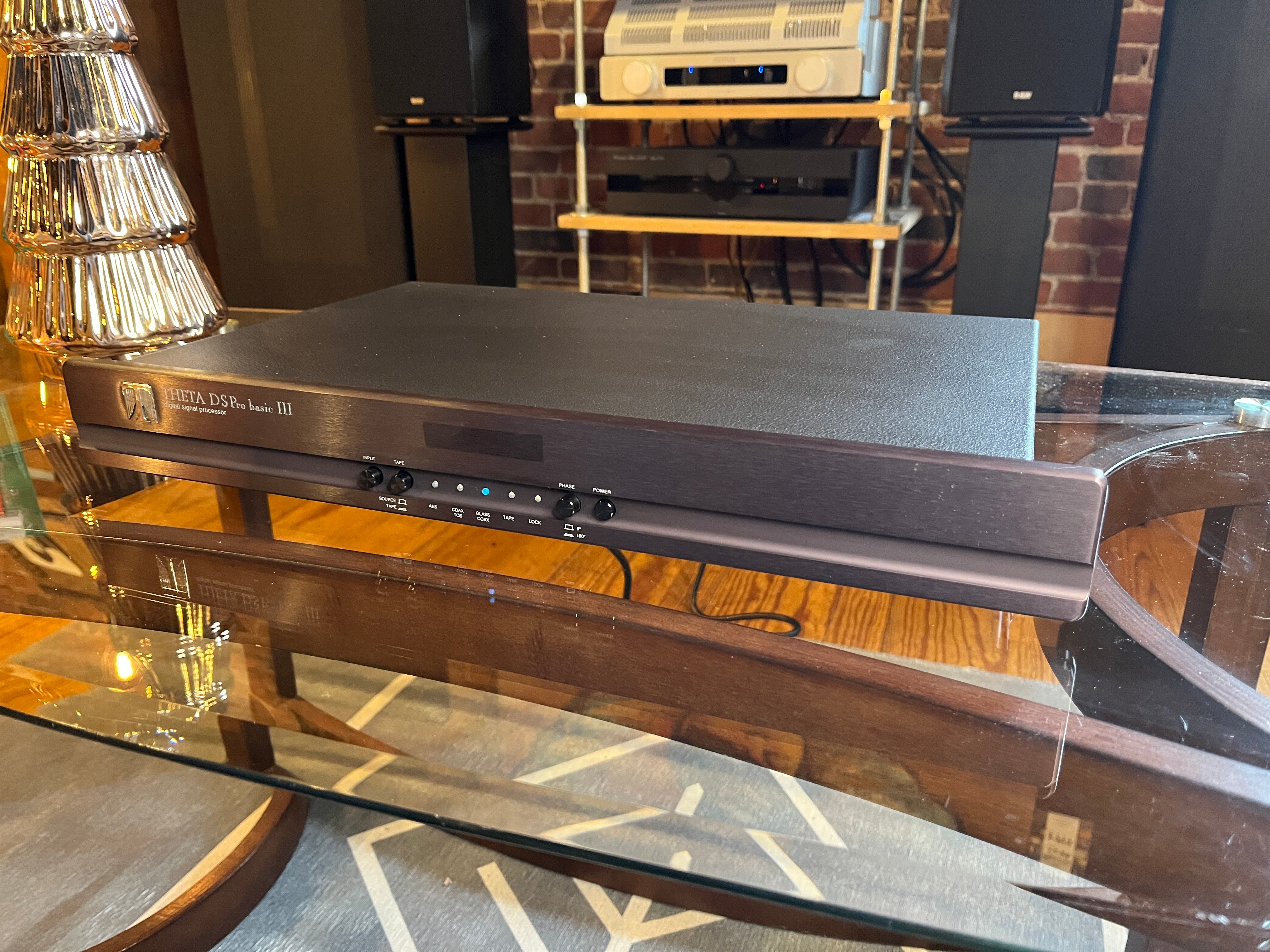 Basic Dac Theta DS PRO Basic III - Old School Cool DAC – Holt Hill Audio