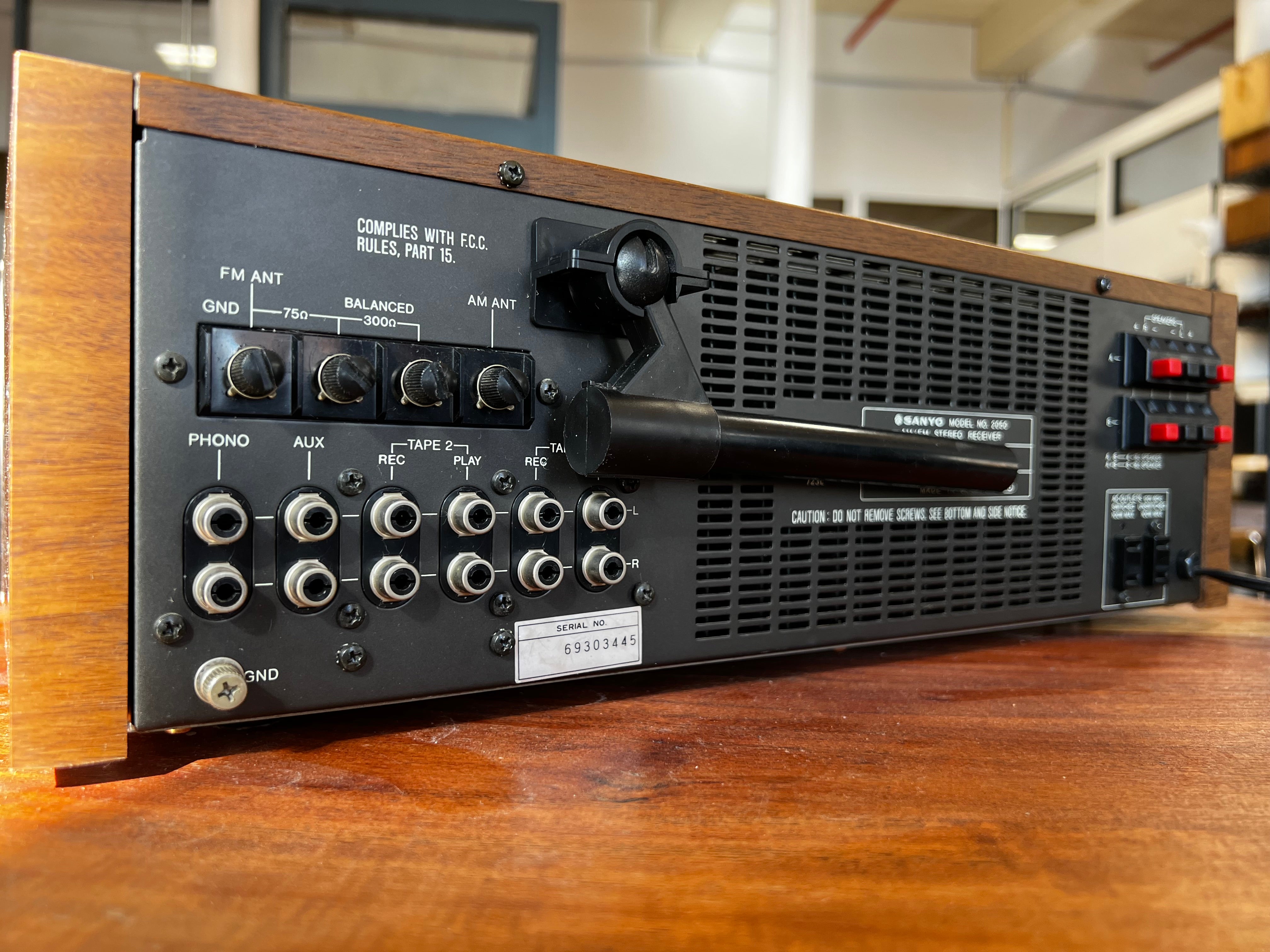 Sanyo 2050 Stereo Receiver, Under-the-Radar Style