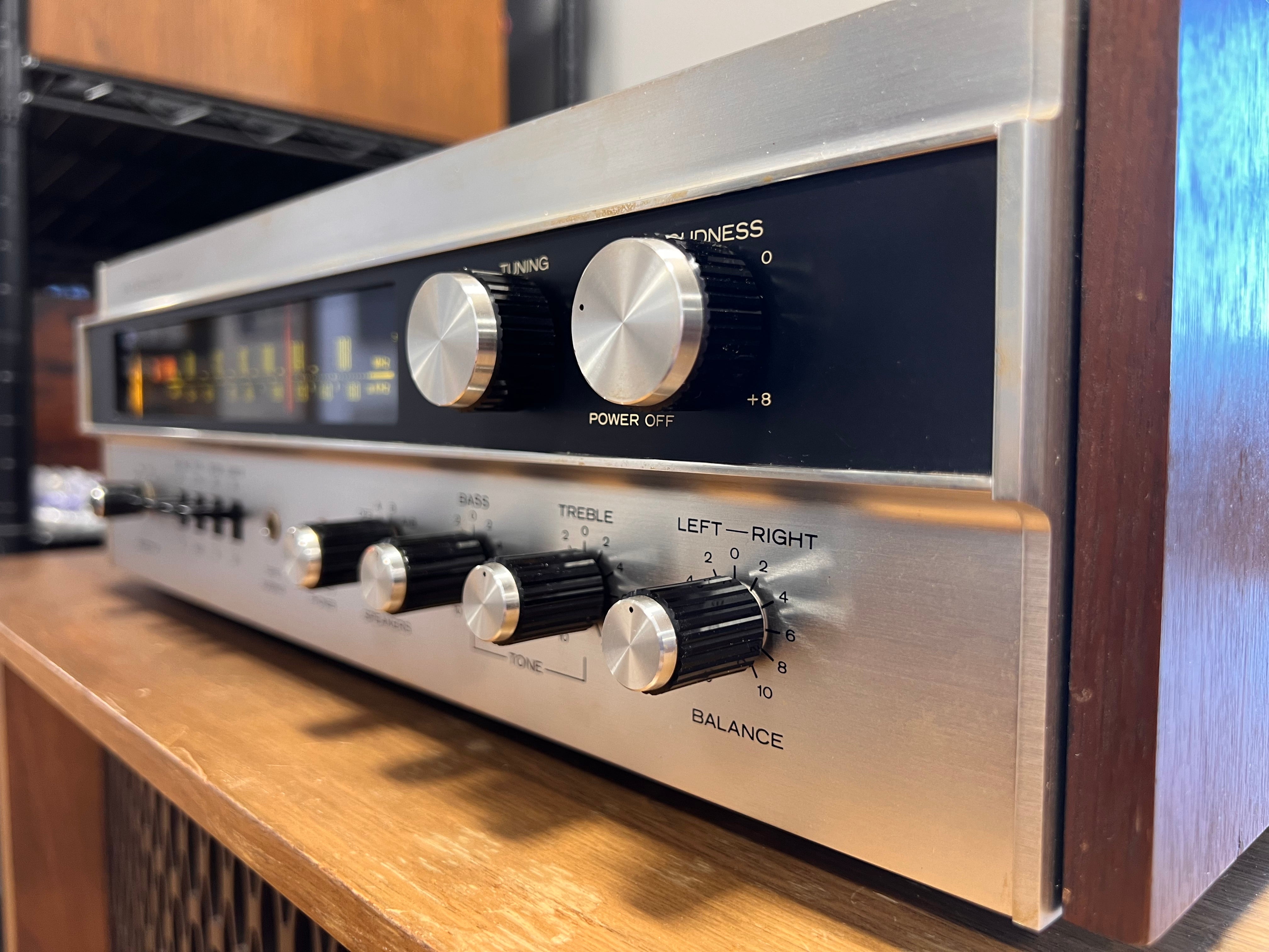Ampli-tuner stéréo AM-FM Sherwood S-7100A vintage : son de Ampli-tuner stéréo AM-FM Sherwood S-7100A vintage : son de