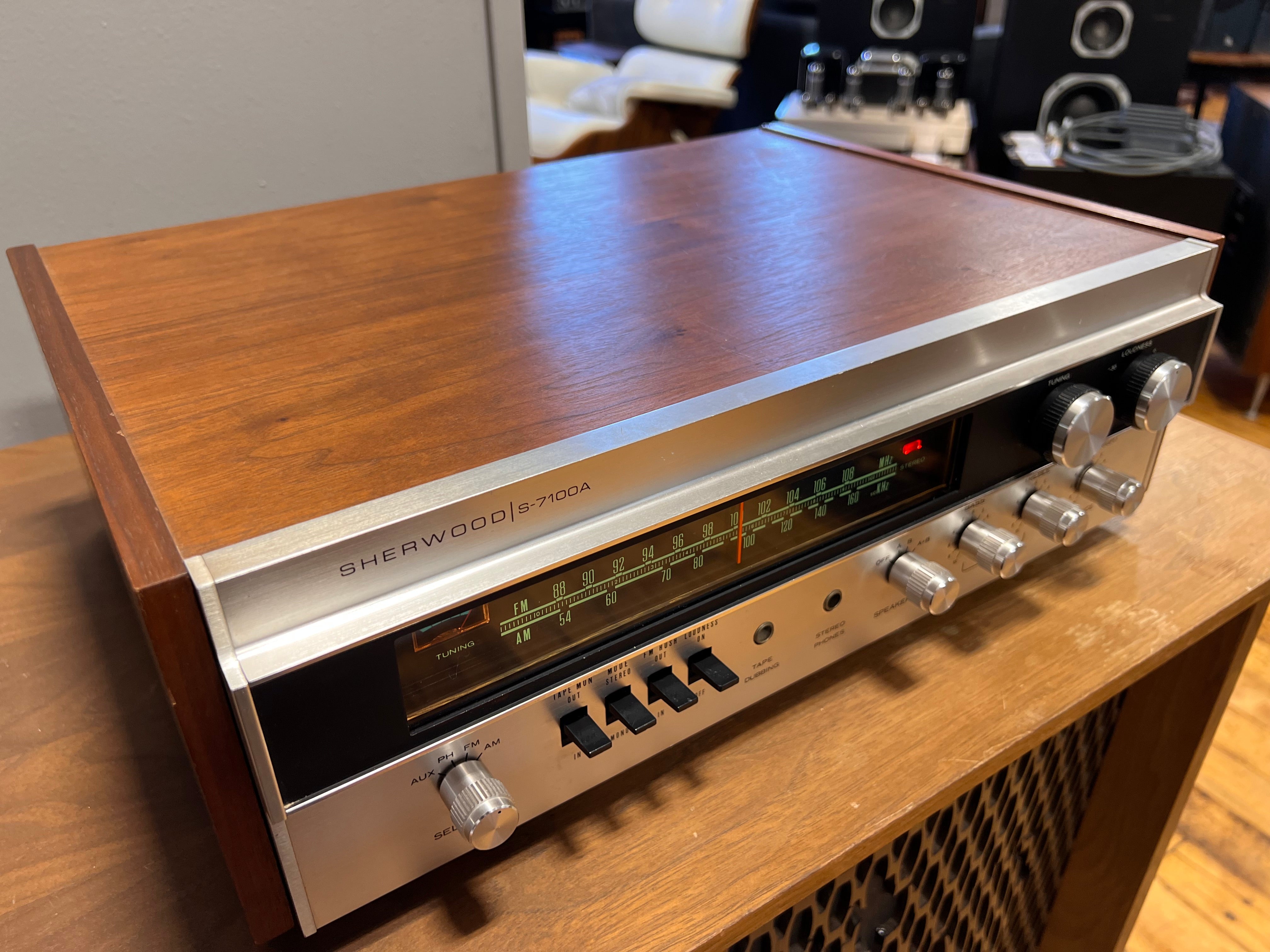 Sherwood S-7100A Vintage Solid State Receiver