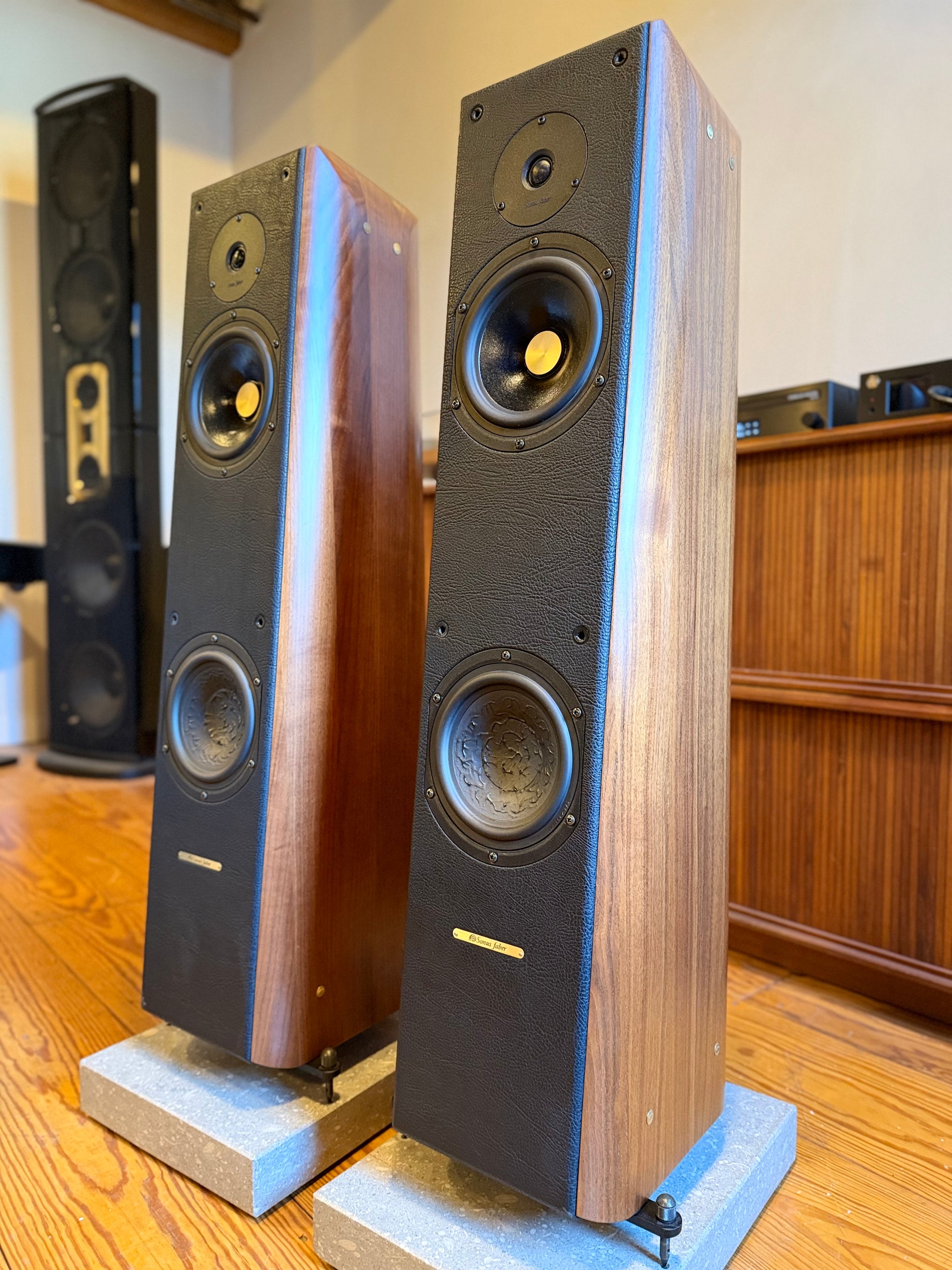 Sonus faber Concerto Grand Piano ペア Sonus Faber Concerto Grand Piano, Italian Elegance and Excellence