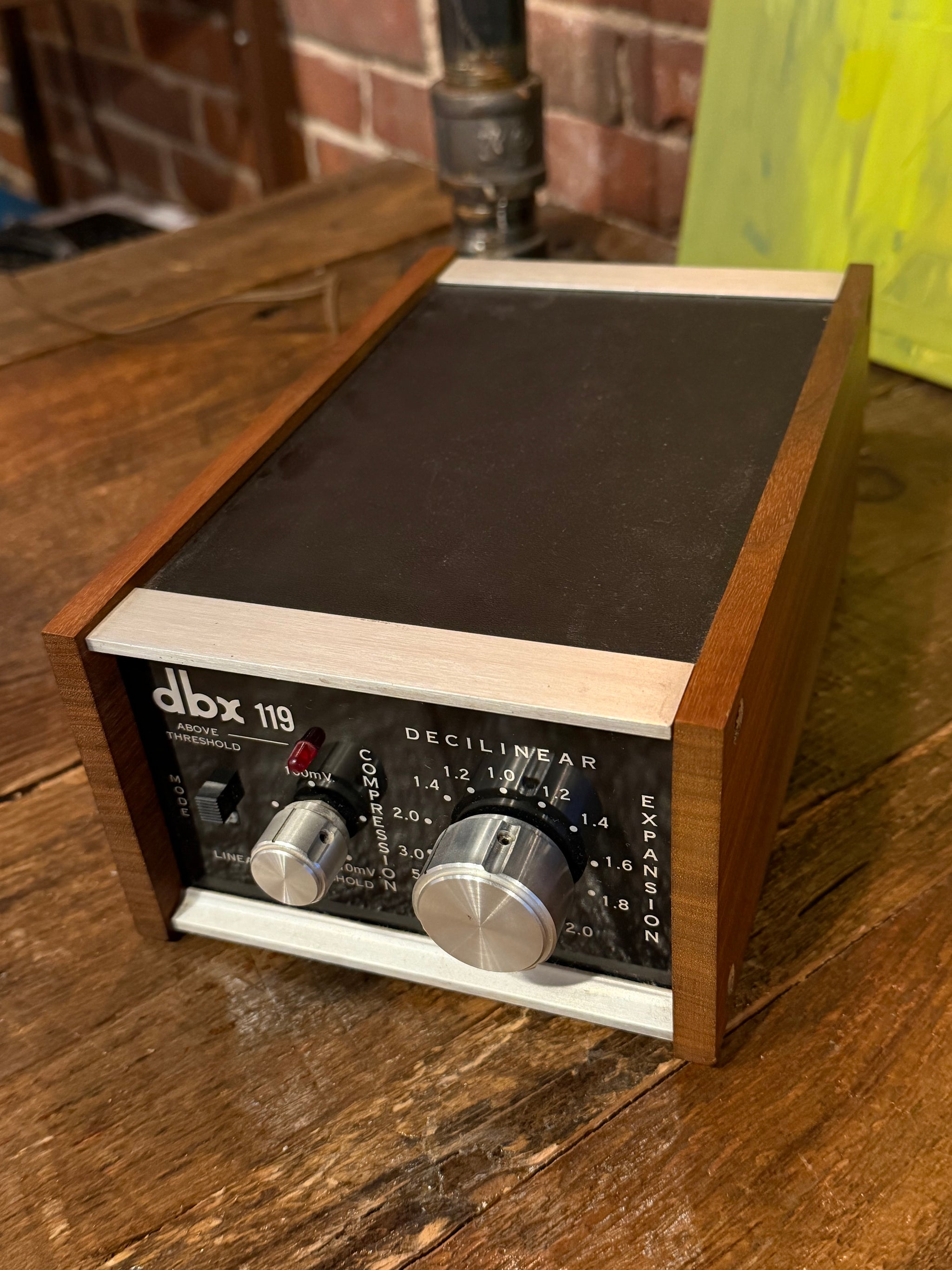 dbx 119 