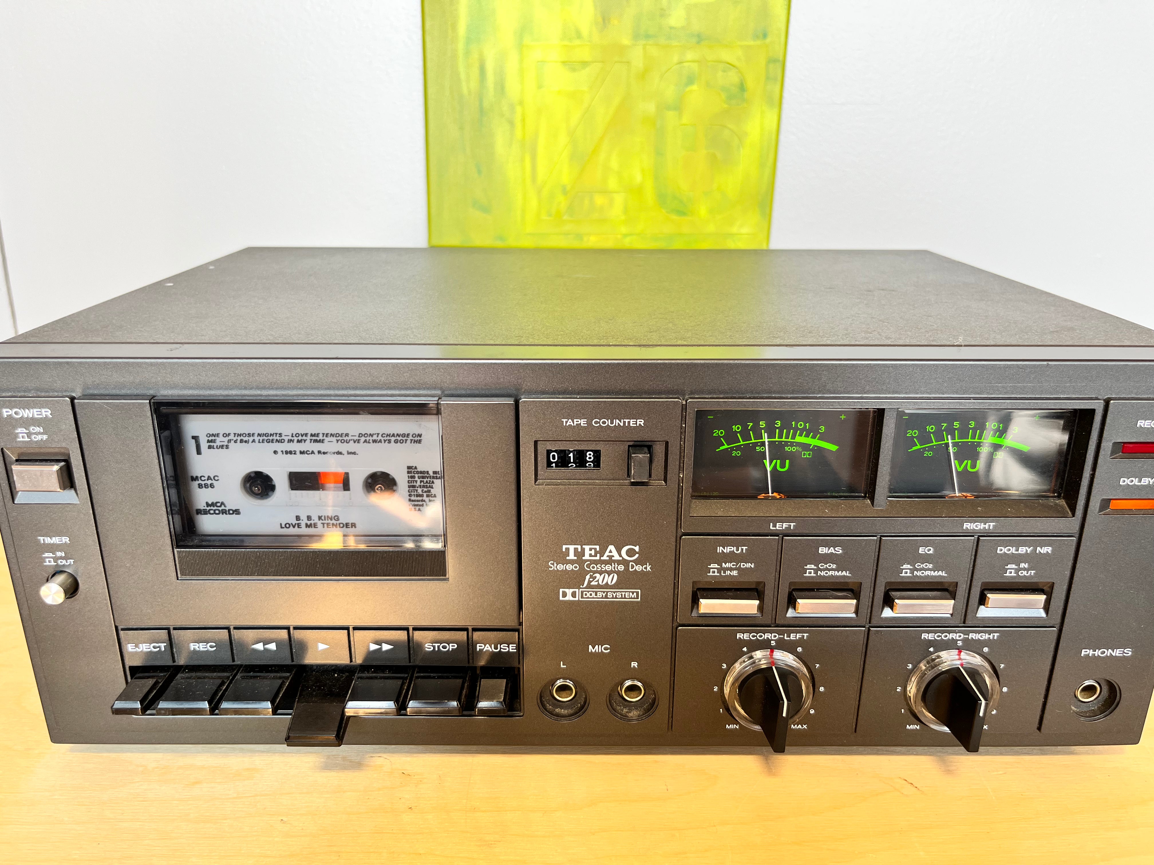 TEAC f-200, Single-Well Vintage Cassette Deck