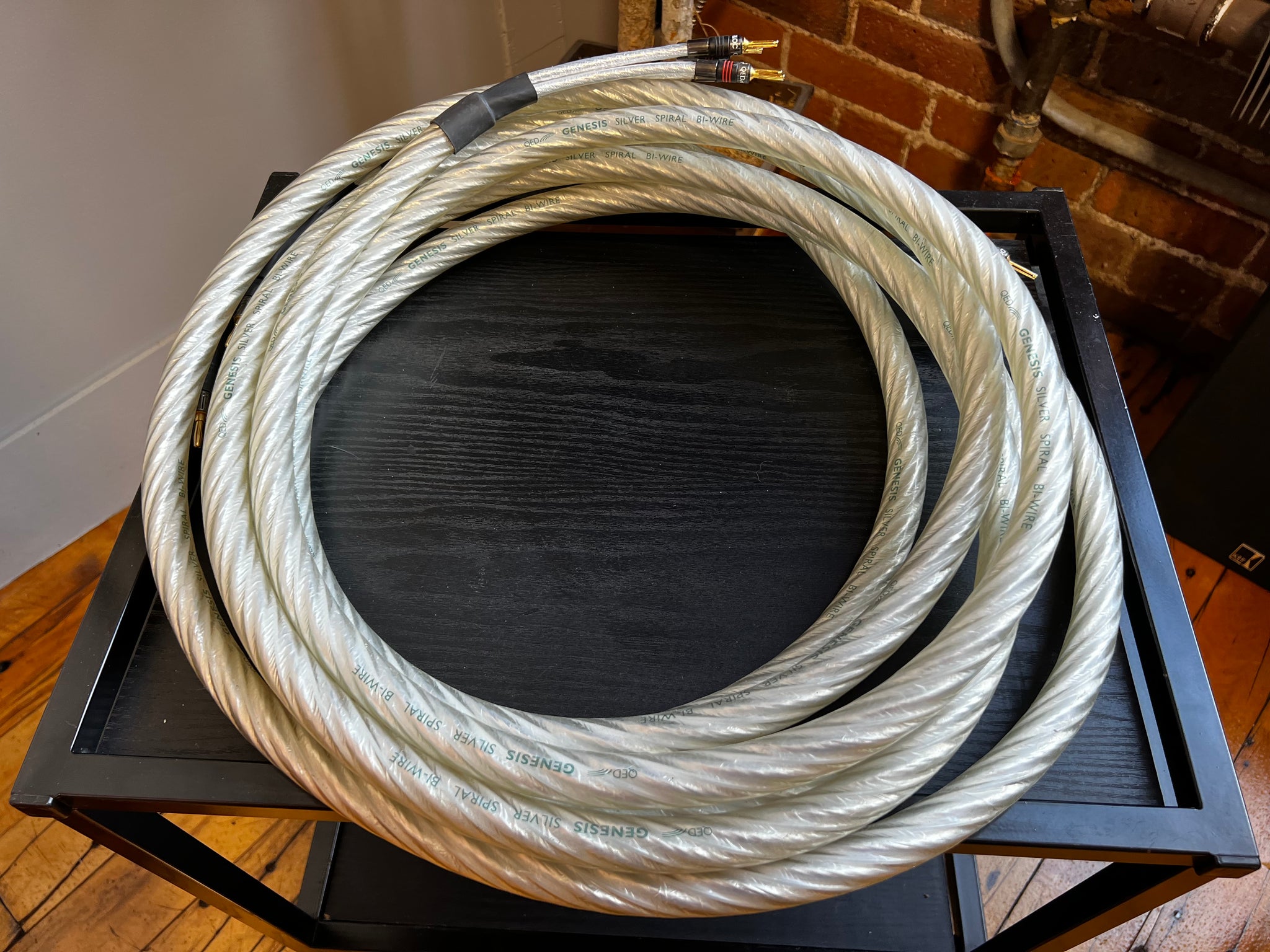 Spiral Silver Genesis QED SpiralBi-Wire SignatureGenesisSilver QED ケーブル・シールド Bi-Wire Store HiFi Auckland - World AV - 4-4 ケーブル・シールド