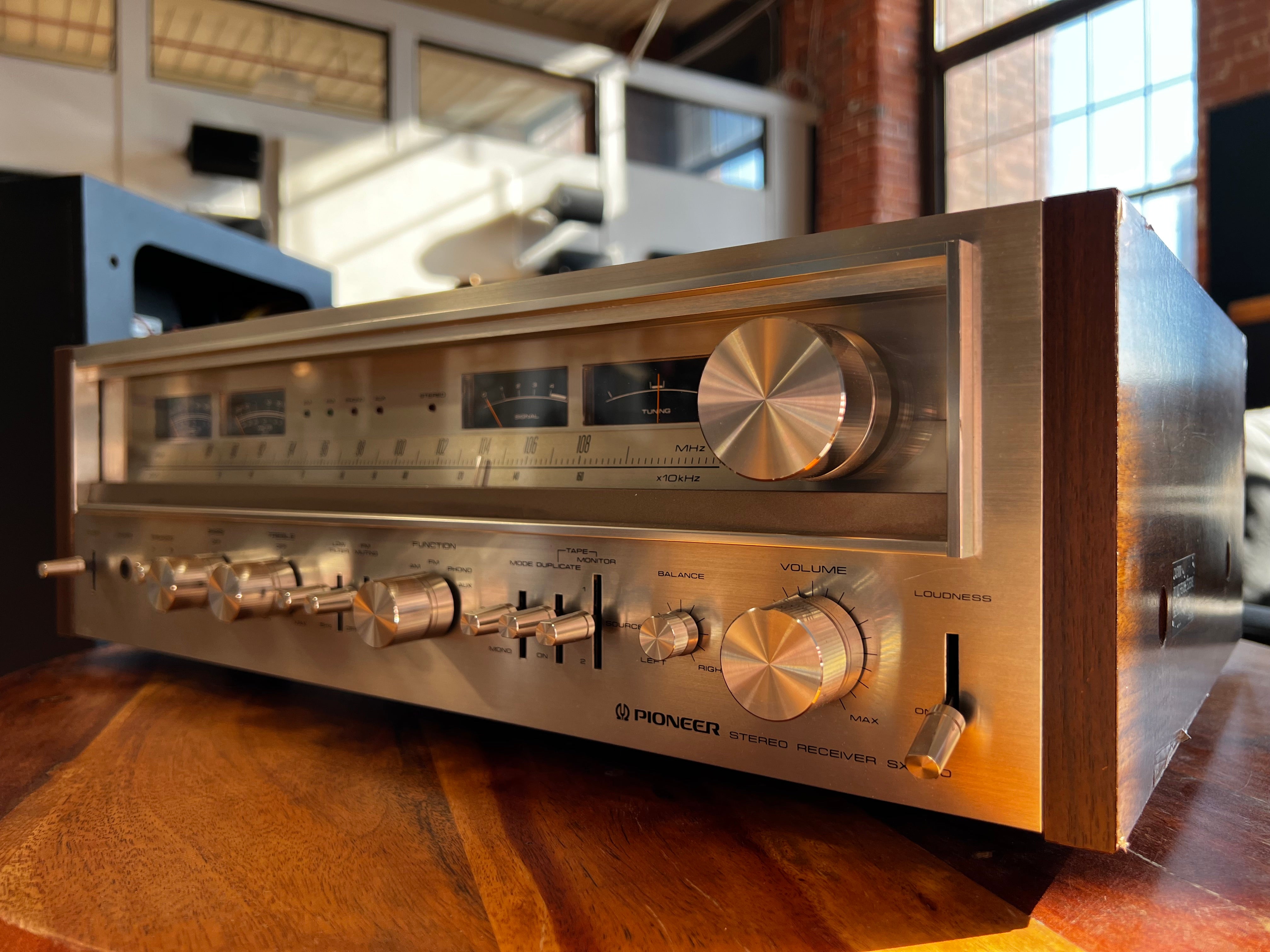 Pioneer SX-880, 70's Greatness