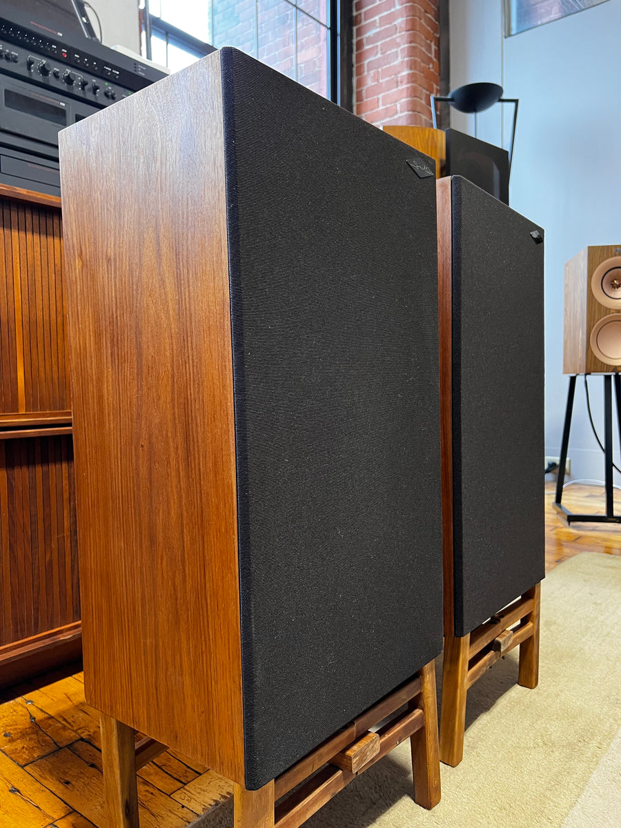 Snell Acoustics Type J-III Speakers, Beautiful Walnut Veneer - SOLD ...