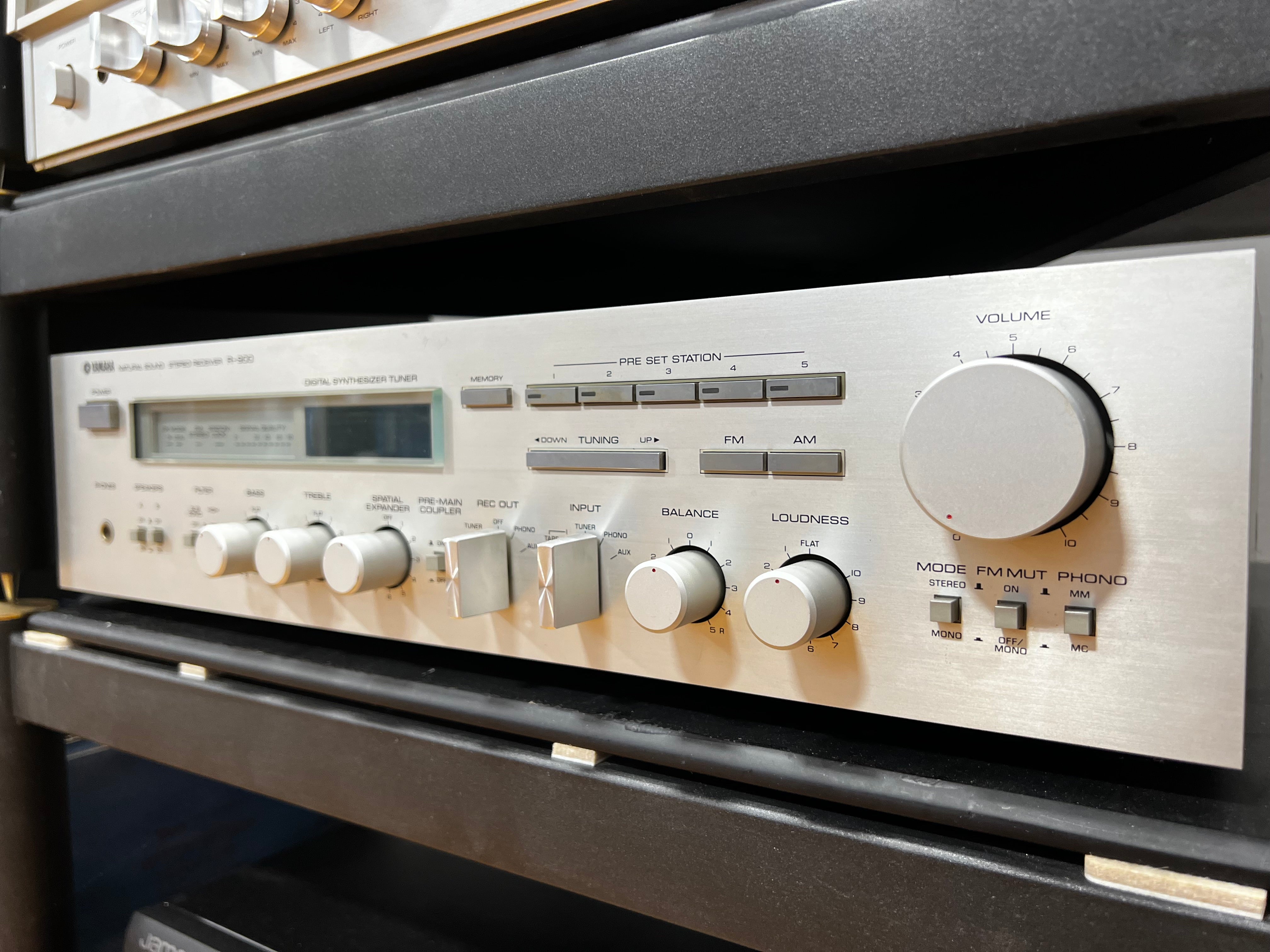 Yamaha R-900 Solid State Receiver