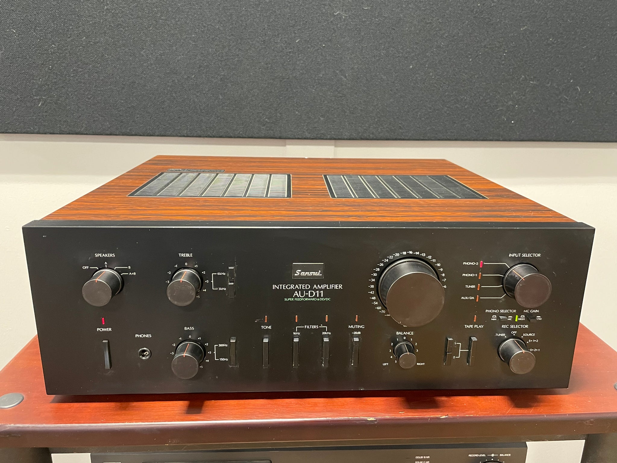 SANSUI AU-D55X Integrated Stereo Amplifier 140 WATTS RMS
