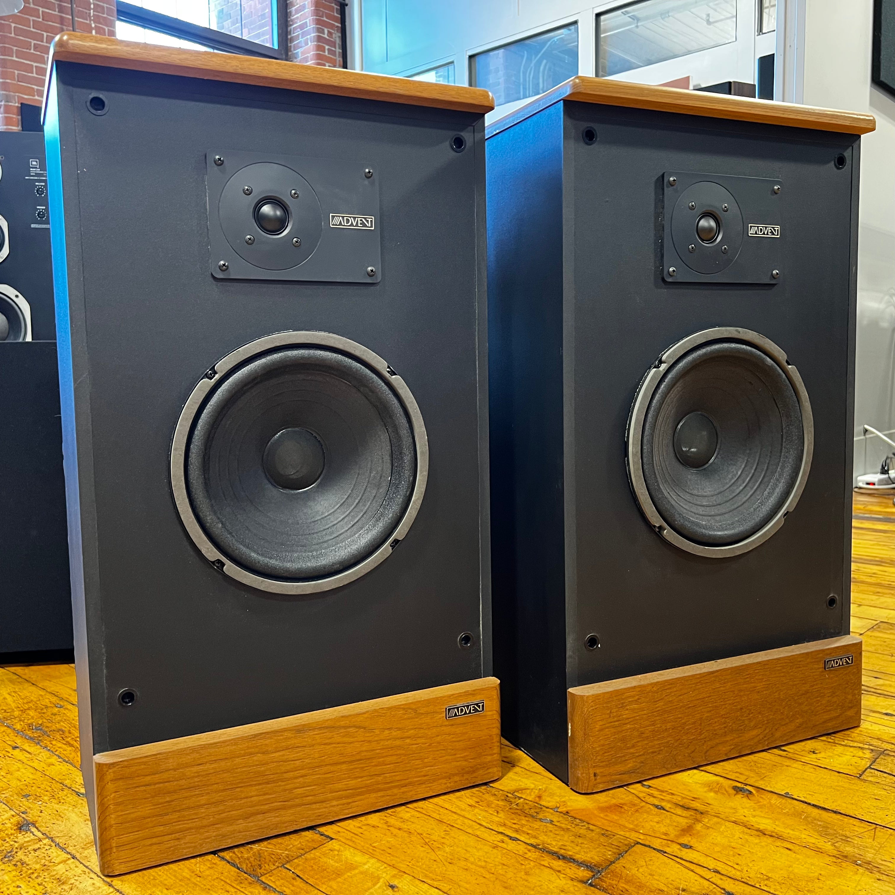 Advent legacy deals speakers