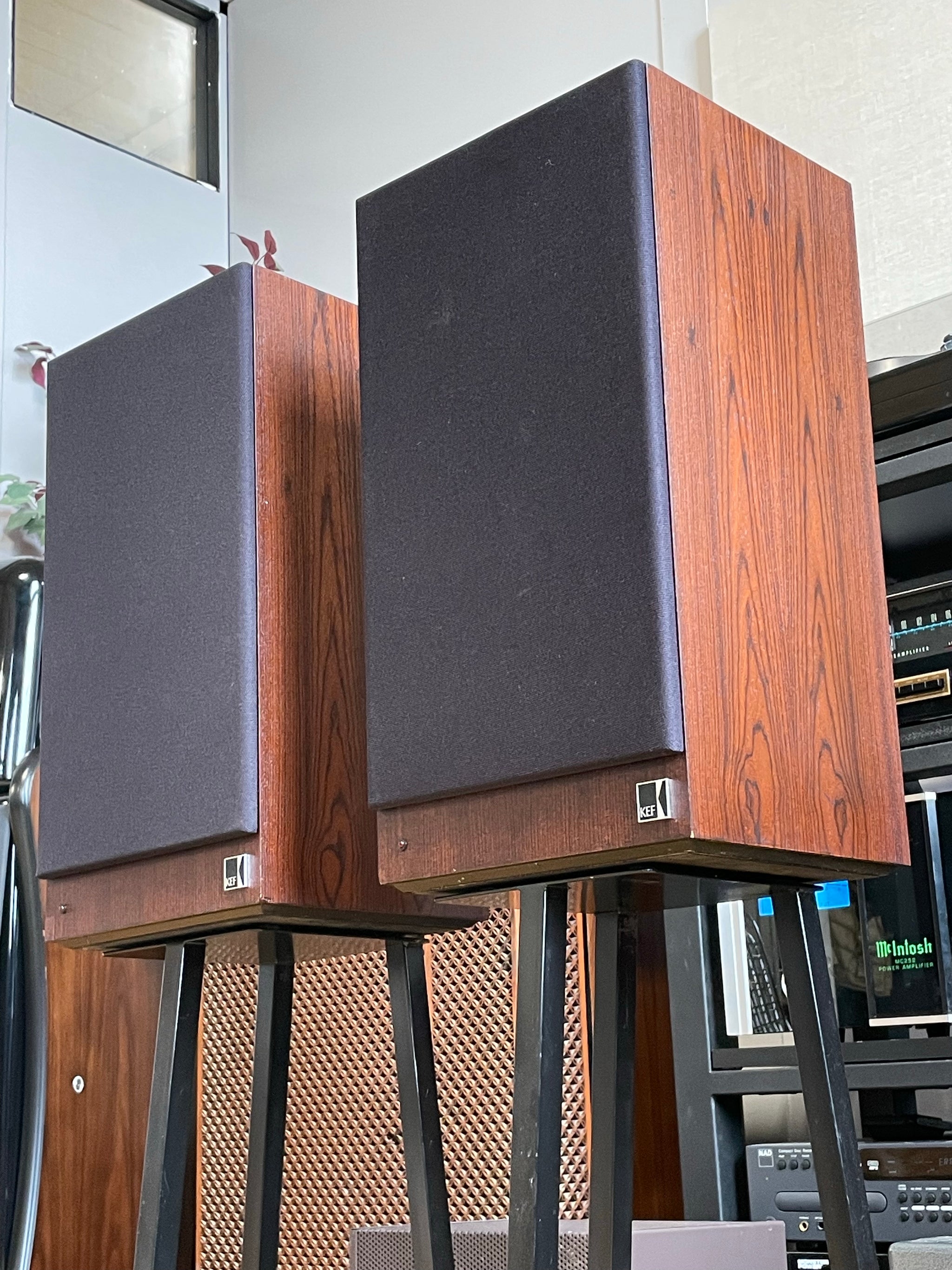 KEF Reference 103.2 Bookshelf Monitors - SOLD – Holt Hill Audio KEF Reference 103.2 Bookshelf Monitors - SOLD – Holt Hill Audio