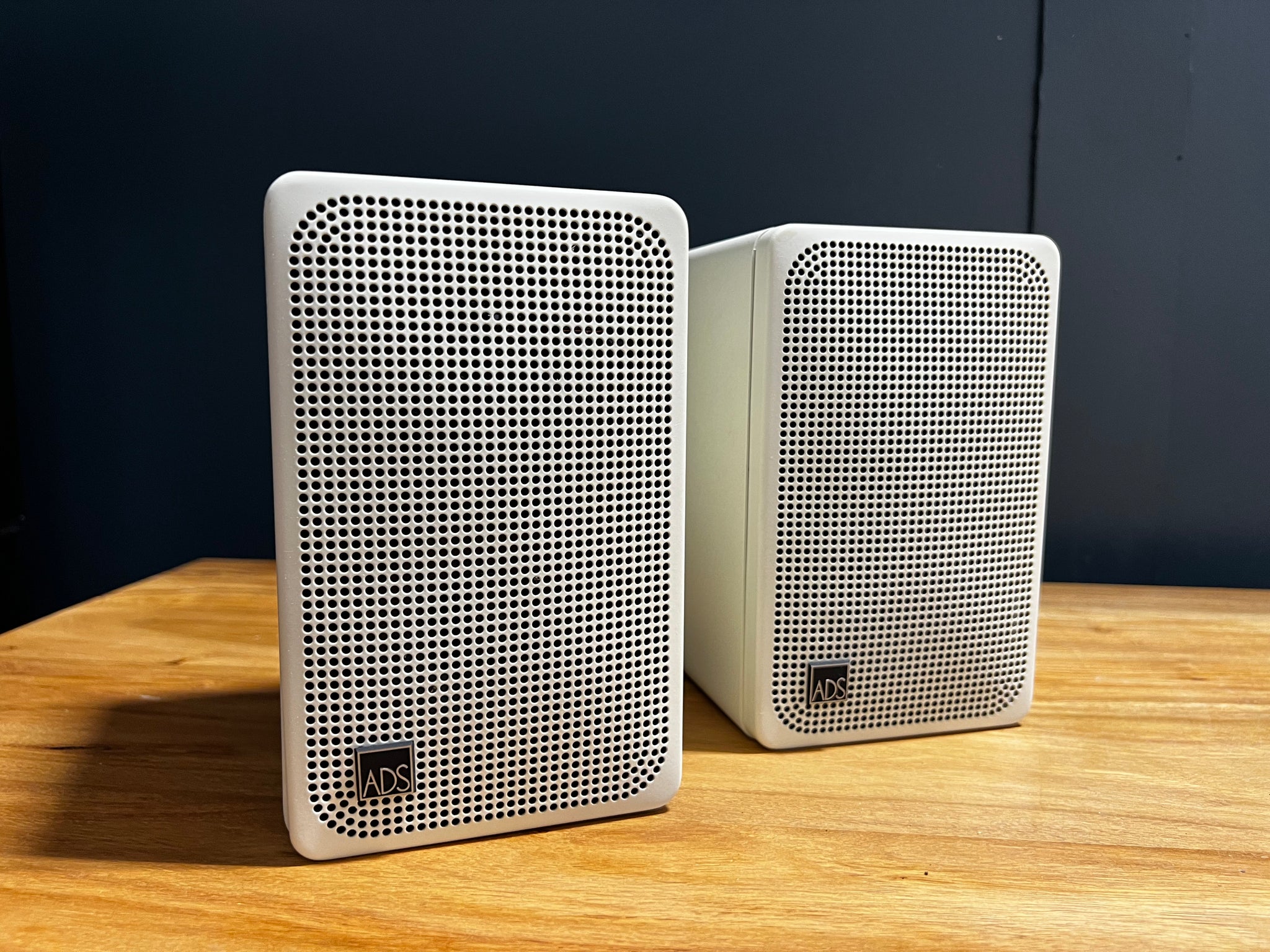 ADS L200C ブラック スピーカーペア ADS L200C ブラック スピーカーペア